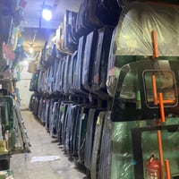 تبديل زجاج • خدمة متنقلة • ضمان ٣ سنوات