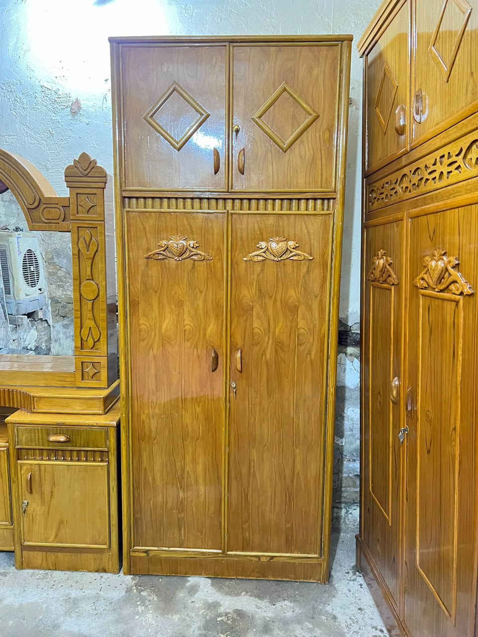 مستخدمه • نظيفه • صاج