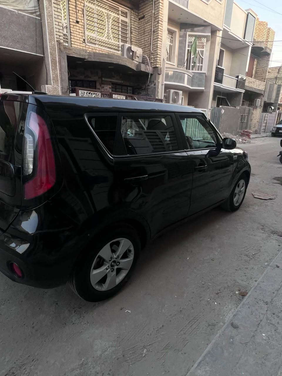 صول موديل ١٩ لون اسود محرك ١٦٠٠ جي دي اي
ماشية ٦٣ ميل 

حادثها صفحة بابين وجاملغ 

رقم بغداد انكليزي 

مكاني بغداد الشعب حي البساتين 

*********** 

السياره تحتاج تصليح دعامية فقط 

الكير والمحرك والتبريد خير من الله
