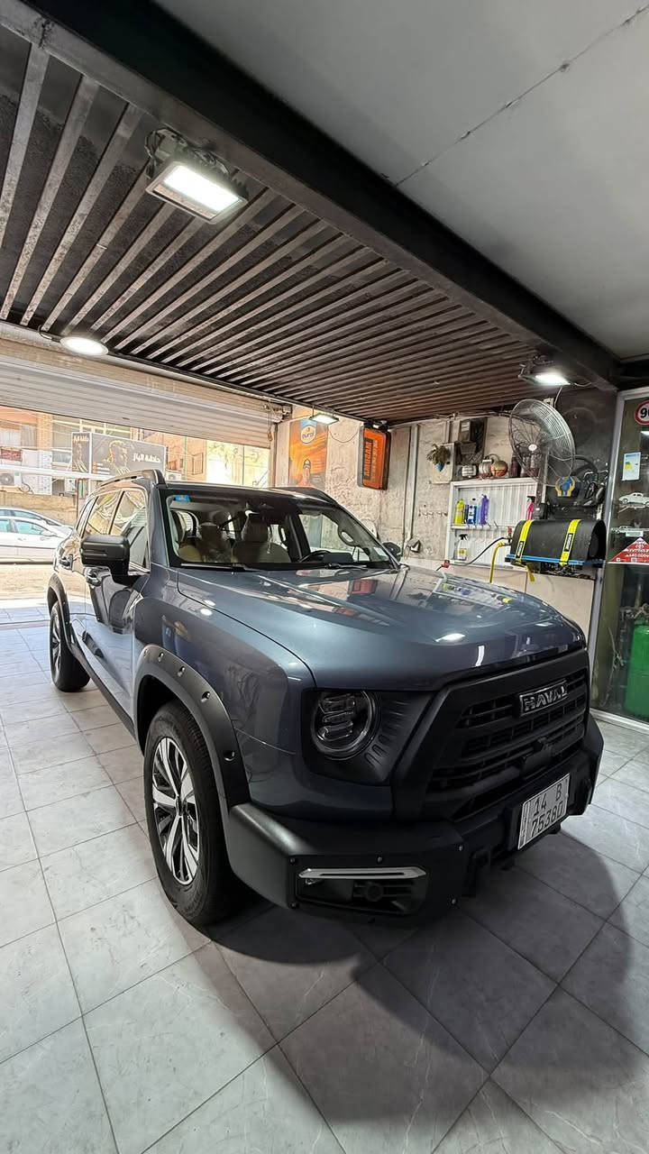 السلام عليكم … 
للبيع Haval Dargo 2025 
السيارة كفالة عامة من الشخط .
گير + مكينة (كفالة شرط الفحص ) 
رقم بصرة بأسمي تحويل مباشر 
فول مواصفات ( مواصفات 2Wheel )
بعده بضمان الشركة (ضمان عشرة  سنوات ) 
ماشية : 26,000 Km
السعر : 34,500,000 مليون دينار عراقي . 
رقم الهاتف :*********** 
العنوان : البصرة

