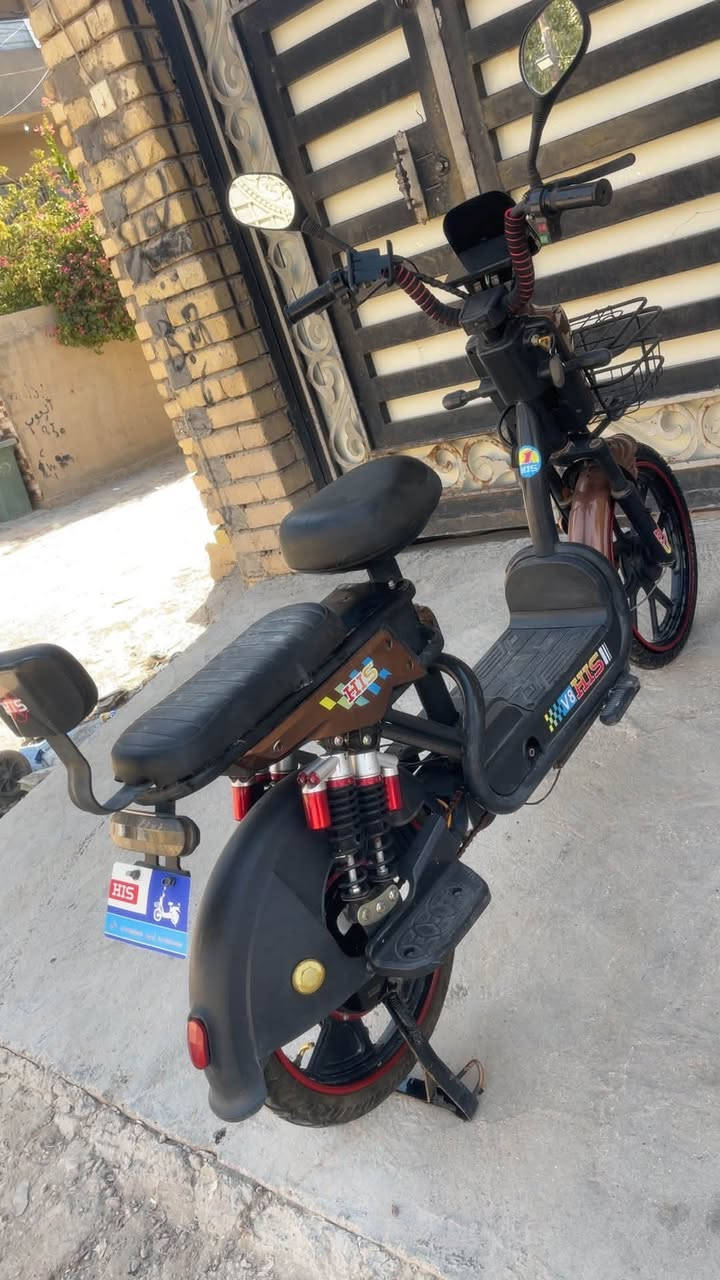 نقص بطاريااات 
حجم 20 خمس بطاريات موديل 25 اربع سرع شاشه بلوتوث دراجة بلاديه ونضيفه اخت الجديده نقص بطاريات بس شاحنتهة الاصليه بصمه وسويج 
سعرهة 160 الف 
مكاني بغداد ابو غريب الزيتون 
***********//***********
