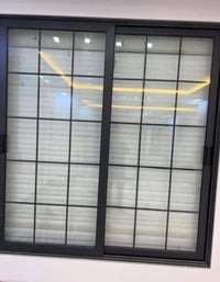 🏠✨ شبابيك وأبواب VISTA  إذا تريد شغل مرتب، متين، وشكله يضيف فخامة للبي...