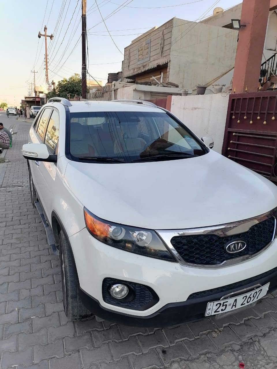 كيا سورنتو 2013محرك 2400مكفولة كفالة عامة من الصبغ والبارد والتبديل حتى الدعاميات مكفولة سيارة رقم كركوك  باسمي سنوية وارقام وهزة وژينكه كلها جديدة السيارة ماشية فقط 160 السيارة مواصفات بردة ويل 19 يدات نيكل ليد امامي وخلفي حساسات امامي وخلفي الكير والحرك بشرط مامفتوح السيارة بدون اي نفص كوبون بنزين موجود مكان السيارة كركوك حي عسكري  
للاسفسار *********** واتس اب متوفر السعر 145 كركوك, العراق
