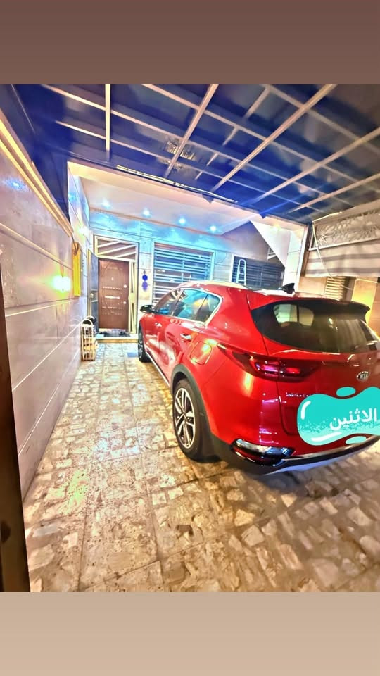 🚘 للبيع كيا سبورتج 2021 – فول أوبشن 🔥
🔴 اللون: أحمر
⭐ فول أوبشن
📅 موديل: 2021 السيارة وارد خليج 
✨ السيارة نظيفة ومرتبة، استخدام شخصي
❄️ تبريد وتدفئة
📸 الصور حقيقية للسيارة

السيارة جاهزة للفحص والمعاينة، والجادين حياهم الله  
📍 الموقع: الاعظميه 
📞 للاستفسار: ***********

ملاحظة: البيع للجادين فقط، والرزق على الله.

نص مكتوب في الصور:
- الاشلين
- الاثنين