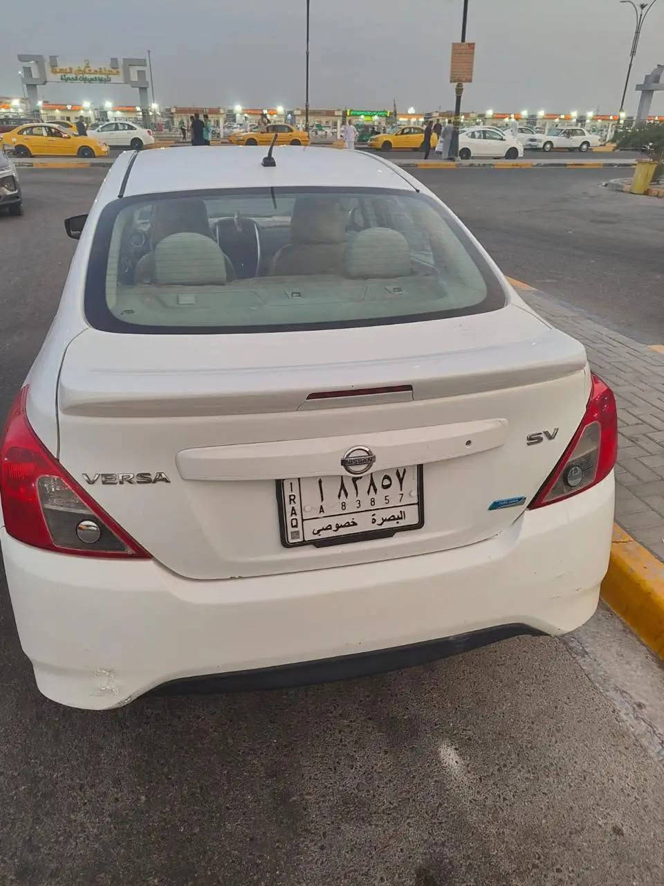 نيسان فيرسا • ٢٠١٦ • ضربه باب