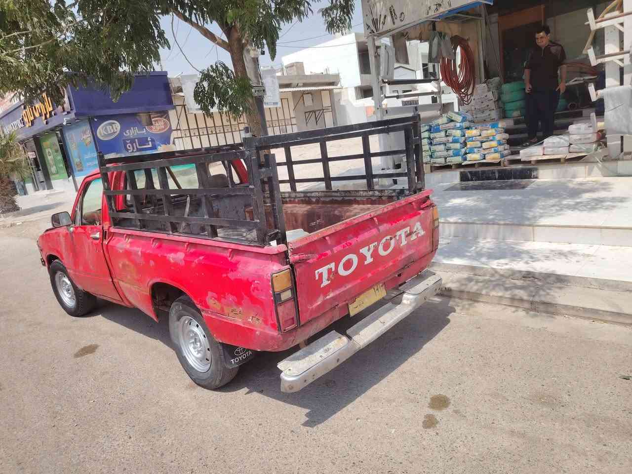 توێتا مۆدێل1982 بۆ فرۆشتن 
مەکینە ئۆنجی 
گێڕ تۆماتیک 
بێ مەسرف 
ماڵی کاسبیە 
***********
