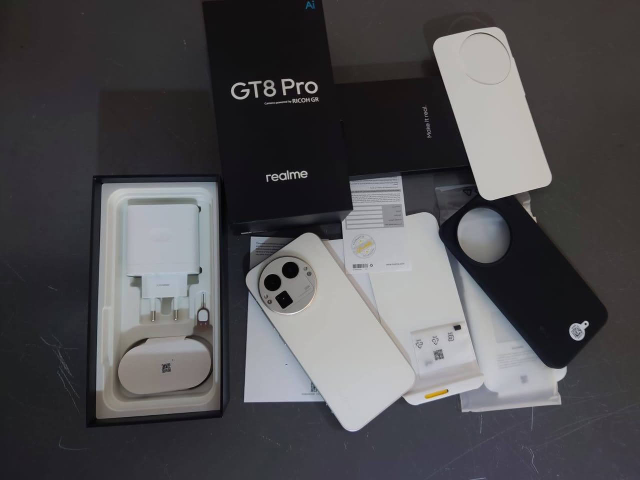 ريلمي gt 8 pro  ذاكرة 512 رام 16 استخدام 3 اسابيع فقط شرط وصل الشراء وياه وملحقاته ممستعملة ضمان سنة كاملة يعني حالة حال الجديد للبيع السعر مليون و175 عنواني بغداد اي استفسار عالرقم ***********
