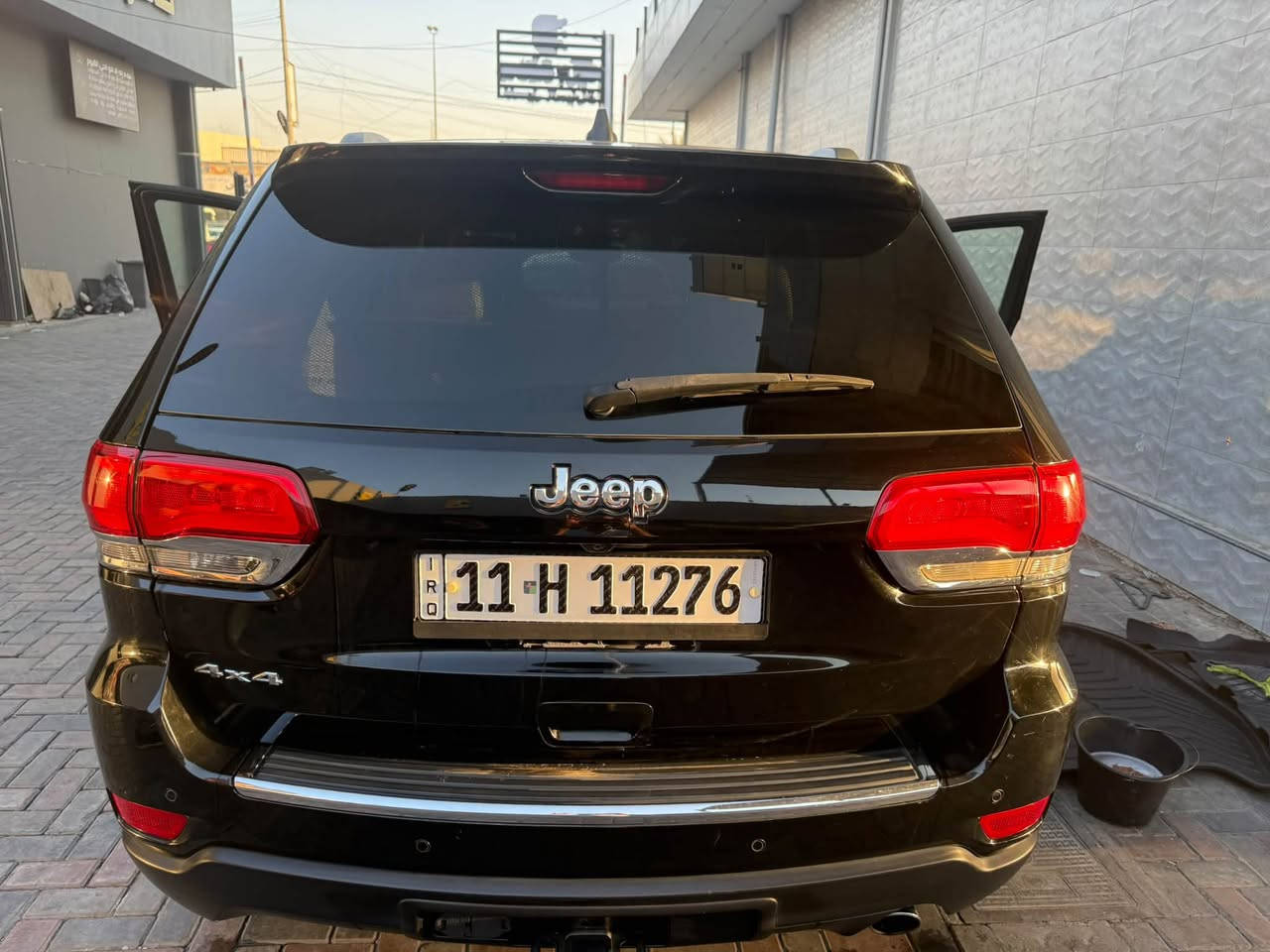 جيب ليمتد
گراند شيروكي موديل2019 
السياره فول مواصفات 
رادار امامي 
فتحه سقف
حساسات اماميه
حساسات خلفيه
رادار جانبي 
نقطه عمياء 
كشنات جلد + كهرباء
جنطه كهرباء
بصمه تشغيل عن بعد 
اوتو ستوب 
وباقي المواصفات المعروفه 
كفاله من كلشي كير مكينه شواصي ايرباكات منضومه تبريد والخ.
وبالنسبه للكشر سونارها موجود ع واتساب ***********
تخم تايرات +جامه امامي+ باتري+منظومه كامله زينون (جدد) 
عارضها 213 حادثها امريكا فقط سرقه جاملغات اماميه
