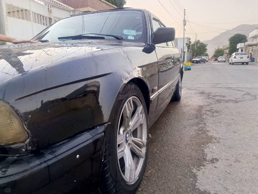 سڵاوی خوای گەورەتان لێبێ 
فڕۆشتنی خێرا قفل قفلی 19 گەڵا بۆ مەعامەلە مەسەج و تیل مەکەن لە کەڵ رێزم  BMW مۆدیل 91 حەجمی 520 گێڕ عادی  ئارم پلاستیک هەولێر بەشەرتی دەساڵ  ئەوەلیەت بەشەرتی موس بڕاوە گێڕ مەکینە دە فیتەری بێنە سەر تەبرید بتبەستی سارد سارد توندو تۆڵ وەک تۆپە لاستیک سەیارەیەکی رۆر خۆشە  شەرتەکانم نوسیوە بەڵام من بەس موس بڕاوە و گێڕ و مەکینە و ئاڕم دەیفڕۆشم لێدرای هەیە خەفیفە شایانی باس کردن نیە پارەی اۆپڵێکی علوجە 19 گەڵا زەروری پارەم ئەگی نا هی ئەو سعرە نیە .....شوێن دەوروبەری ڕانیە ژم *********** واتس ئاب رانية, السليمانية
