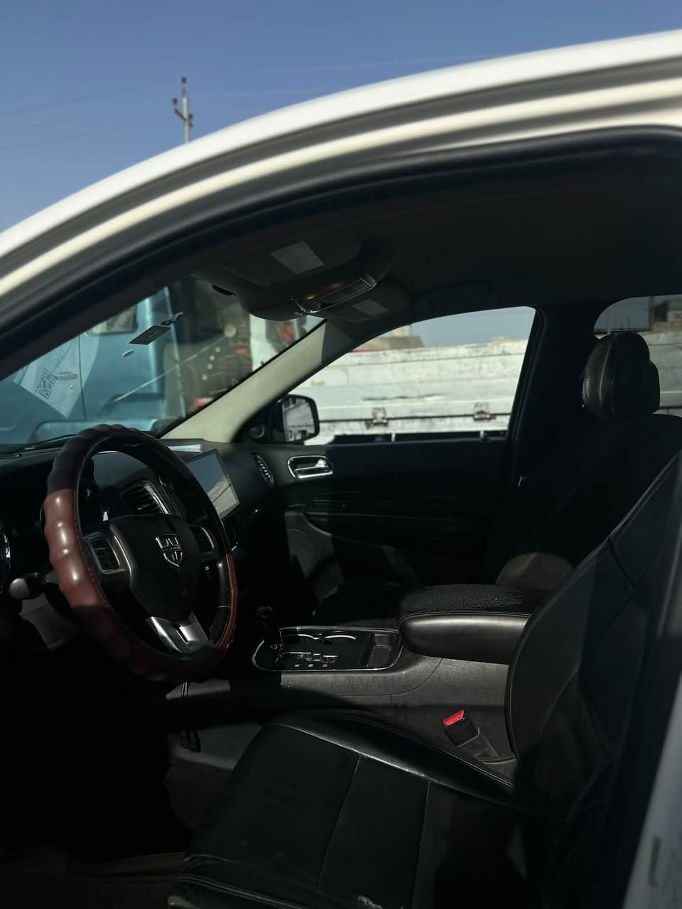 ادوات ادوات
السلام عليكم 🌹

🚘 سيارة دورانجو موديل 2013
🇺🇸 وارد أمريكي
🔒 مكفولة من القصة
💡 بيها لايتات
🔧 محرك 6 سلندر 3.6
✨ فول مواصفات
🚗 السيارة بيها تراملات أيمن
🔩 قير ومكينة كفالة
🔧 حديدية جديدة
🔥 عشاير نربول كفاله 
سياره حلوه سعرها حلو 

📌 القصد: السيارة مكفولة، السعر خاص 
***********

نص مكتوب في الصور:
- HONOR X9c