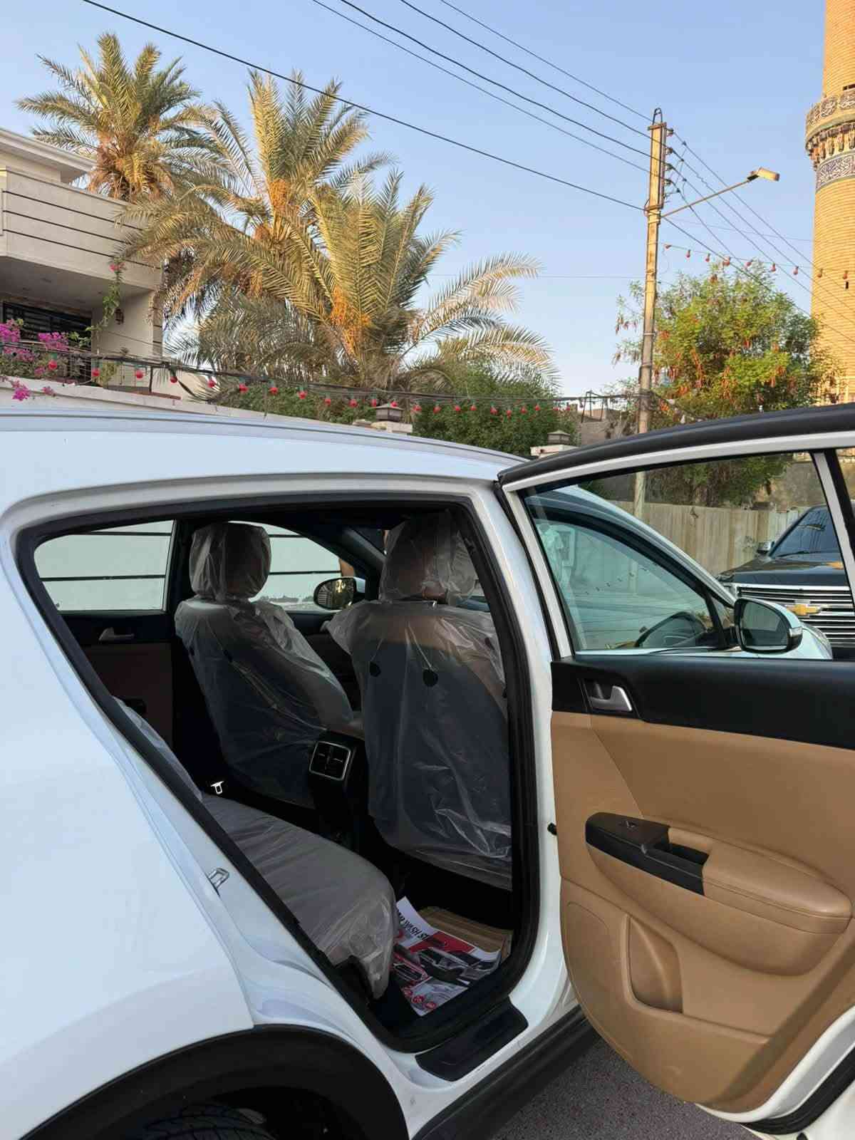سياره سبورتج للبيع مديل 2018 ماشيه اقل ٥٠ سياره نضيفه بيها بس صبغ ب جاملغ الخلفي ع كد شبر  وباقي نضيف سياره نضيفه فول مواصفات استخدام شخصي  عنواني بغداد سيديه ***********
