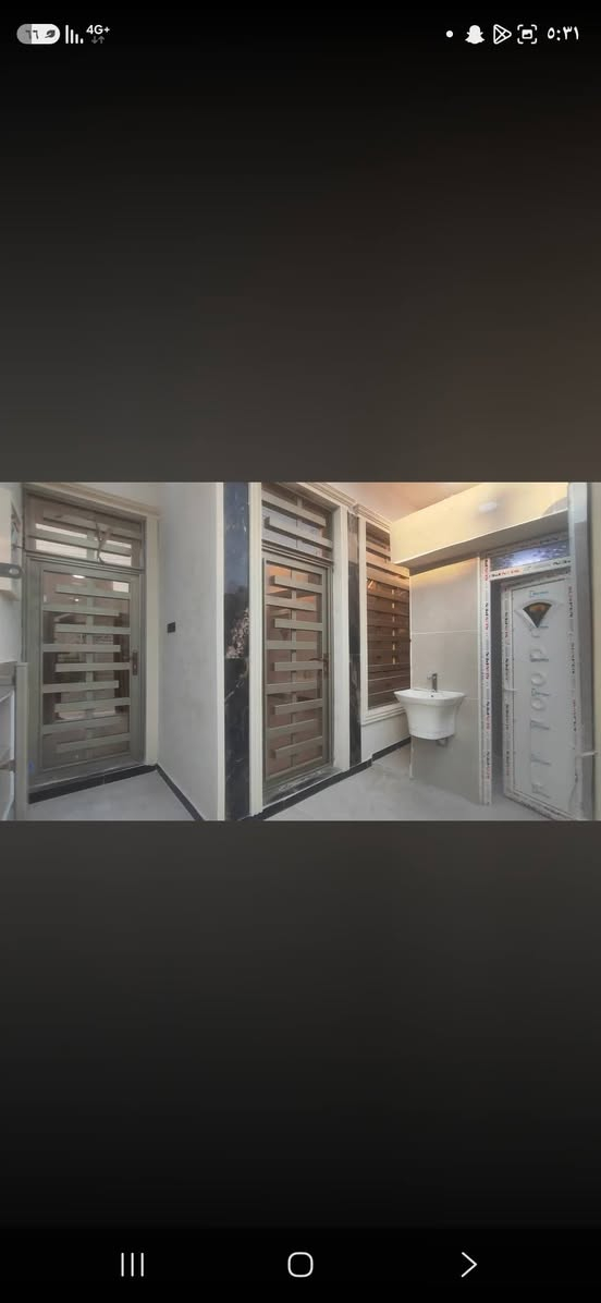 دار للبيع المساحه 100 متر بناء درجه اولى وحديث حي الصحفيين ظهر شارع 30 رقم الهاتف ***********

نص مكتوب في الصور:
- 11 4G+ ٥:٣٢
- ٩ of ١٣ سالم الساعدي منذ 10 ساعات أعجبني تعليق مشاركة