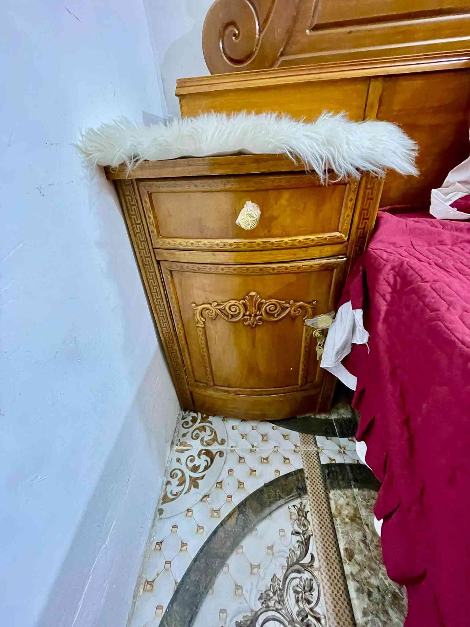 غرفه عراقيه نظيفه كلش البيع   سعر 950 وبيه مجال عنوان زبير رجآ مو شراي لايتصل ***********
