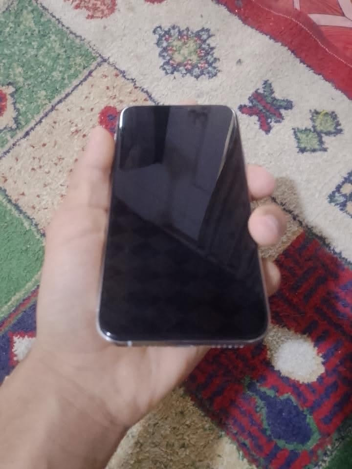 سلام عليكم
ايفون ١١برو الجهاز نضيف مثل ما واضح بل صوره فقط بي الضهر يرادله تبديل الضهر ب١٠الف او شغله ثاني الكامره الخلفيه بيهه خلال هيه تشتغل بس بيهه خلال يعني ساعه تشتغل ساعه لا الجهاز بطاريته 75ماطاب تصليح للبيع السعر ١٧٠بي مجال تواصل ع الرقم ***********

هاذا

نص مكتوب في الصور:
- معلومات الجهاز Phone iPhone 11 Pro iOS 26.8 +969 786 655 2636 C99U7DN/ENQY3 35 282311 313912 4 معلومات الجهاز الطراز الإصدار رقم هاتف الرقم التسلسلي IMEI