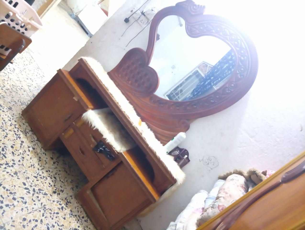 الغرفه للبيع 500عذا رقم ***********
