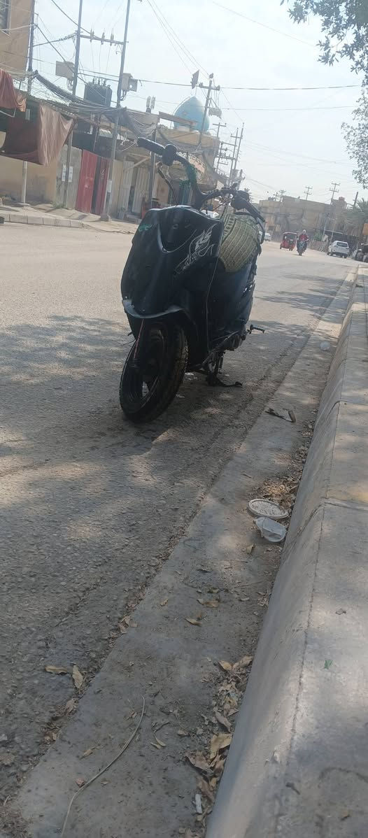 سلام عليكم دراجه للبيع ماكس عدله شلعته قويه يحتاجله بس جوزه مال سويج  بدلته قبق مال هندر جديد  30الف المكان كربلاء شارع ابو طالب السعر 225وبيه مجال للطيبين الرقم ***********

