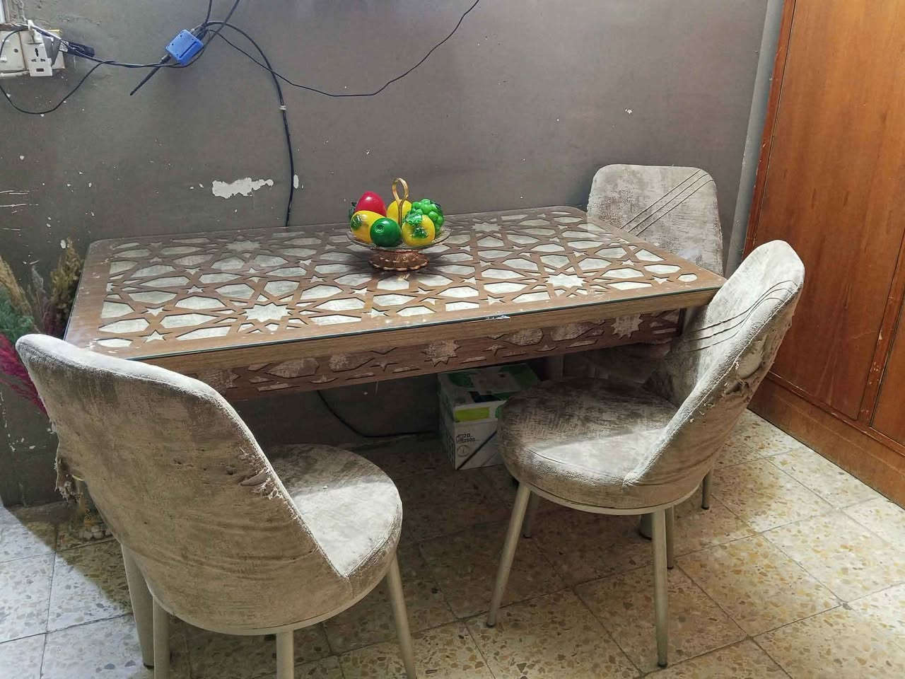 باب تسكام دفتري مسوينه ب مليون ونص يردونه 300 
كنتور ب50
ميز طعام 50
جربايه هيه ودوشكهه 30
وعندي بيت رهن بنداء كامل مواصفات موقع حلو مدة الرهن5 سنوات سعر الرهن 30 
اني مندوبه شعدكم اثاث بيوت ايجار ورهن فقط دزولي خاص 

للتواصل وتساب فقط‏‪***********‬‏ Singapore
