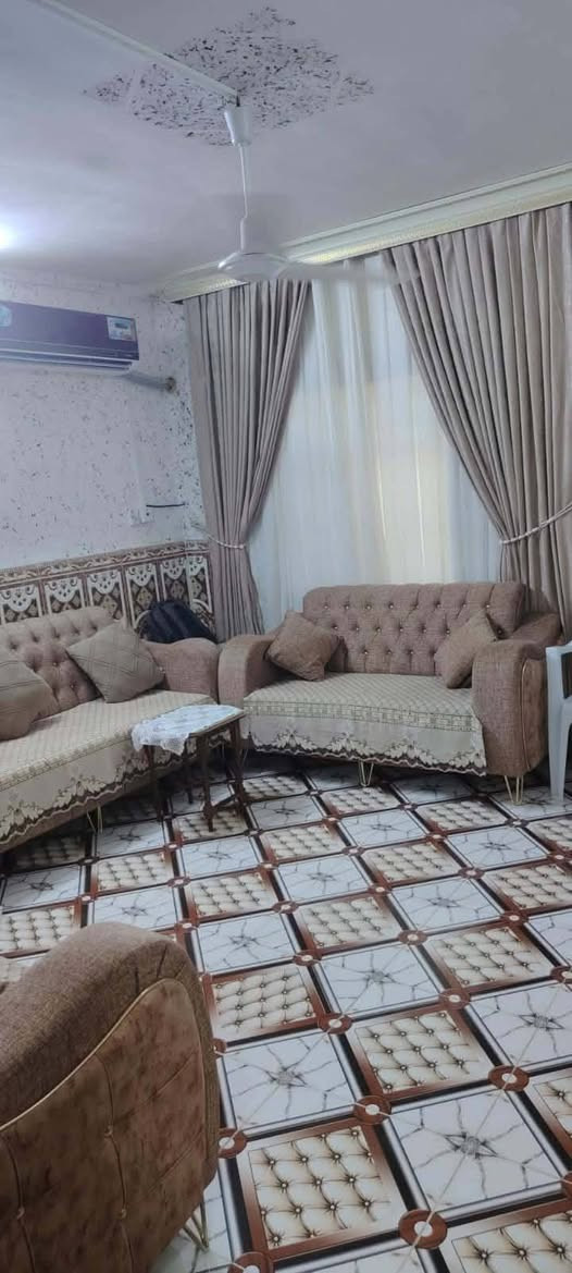مكلف بالنشر مكلف بالنشر مكلف بالنشر 
يوجد بيت للبيع طابقين الطابق الأول حجر والطابق الثاني بلوك طابق الأول كامل والطابق الثاني بعده ماكامل البيت طابو تحويل مباشر 
مساحة البيت 600متر 
السعر 62
مكان البيت قرب مدرسة المستقبل 
للأستفسار الأتصال علئ هذا الرقم صاحب البيت ***********
