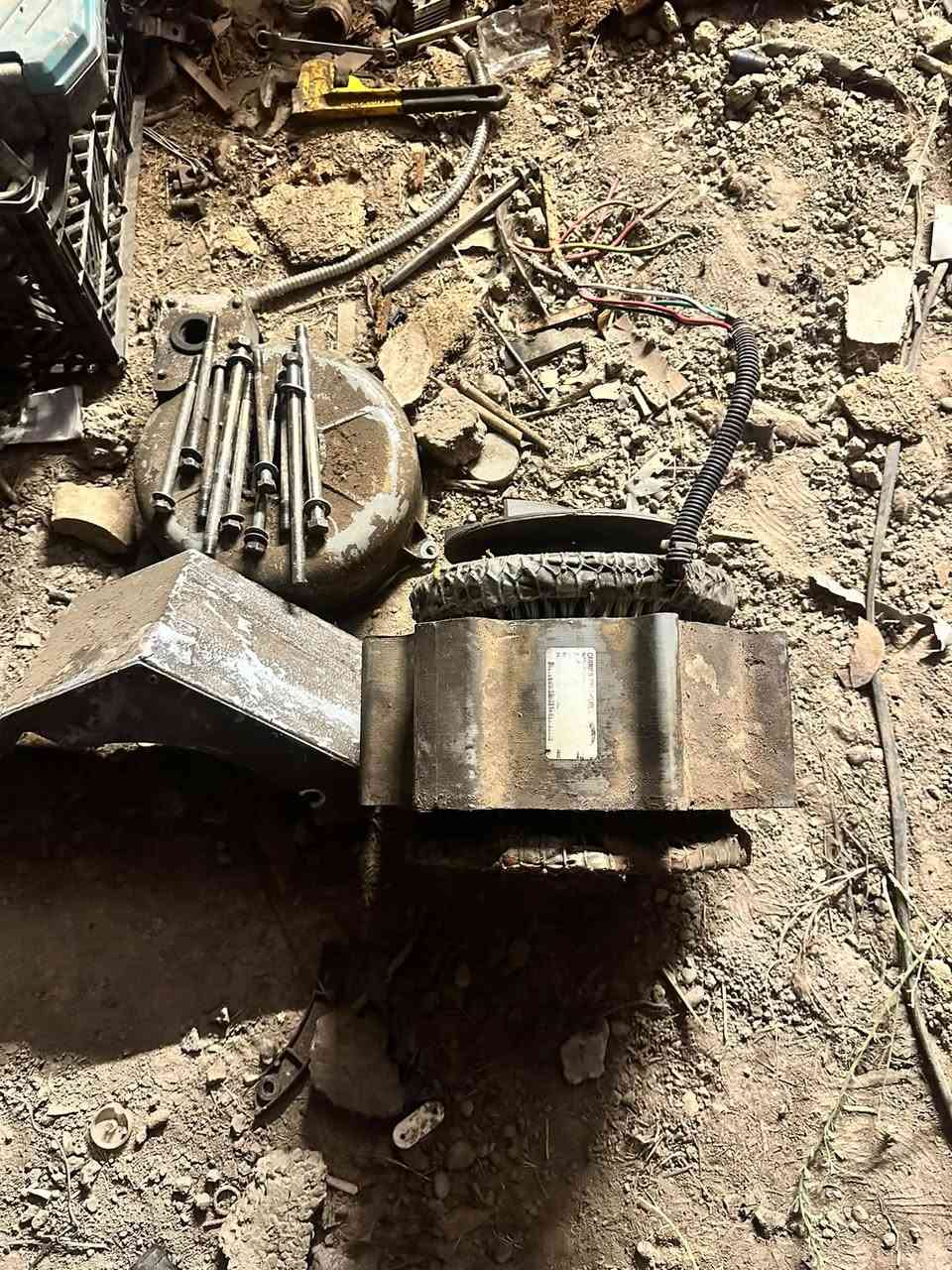 سلام عليكم راس توليد مغناطيس ٢٣ كيفي مع ملحقاته مال٤٠٠ الف بغداد ***********
