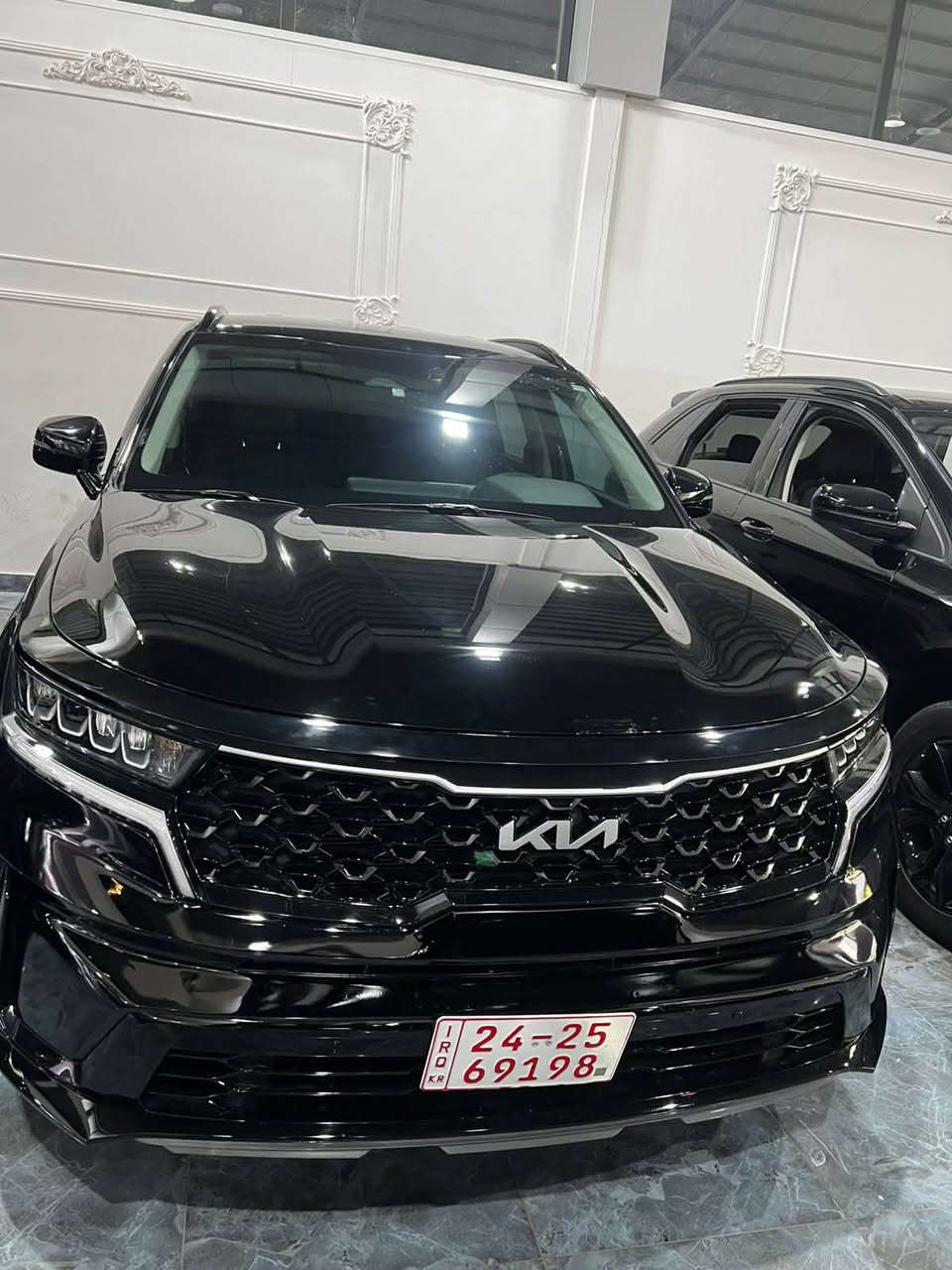 ⸻

🚗  Kia Sorento 2023 (VIN: 5XYRL4LC5PG219343)

للبيع: كيا سورينتو 2023 – فئة S
بسعر  مناسب 

🔹 المواصفات الأساسية:

 • محرك 2.5 لتر بنزين

 • ناقل حركة أوتوماتيك

 • دفع أمامي FWD

 • شاشة كبيرة + كاميرا خلفية

 • 3 صفوف مقاعد – 7 ركاب

 • نظام أمان كامل (Airbags – ABS)

 • كروز كونترول

 • سنسرات خلفية

 • دخول وتشغيل بدون مفتاح (Keyless)

 • تكييف أمامي وخلفي

 • جنط ألمنيوم

🎨 اللون الخارجي: أسود

🪑 الداخلية: أسود

📍 السيارة دخول جديد و رقم کاتی دهوك  

مکان سیارة دهوك 

‎‏‎سیارة بدون رقم تترقم شمالي 

⸻

🛠️ حالة السيارة:

 • صبغة قطعة واحدة فقط

 • الصبغ: جاملخ أمامي جانب نفر

 • باقي السيارة فابريكة بالكامل

⛽ المسافة: 30,000 ميل فقط

📞 للمزيد من المعلومات يرجى الاتصال:

***********
