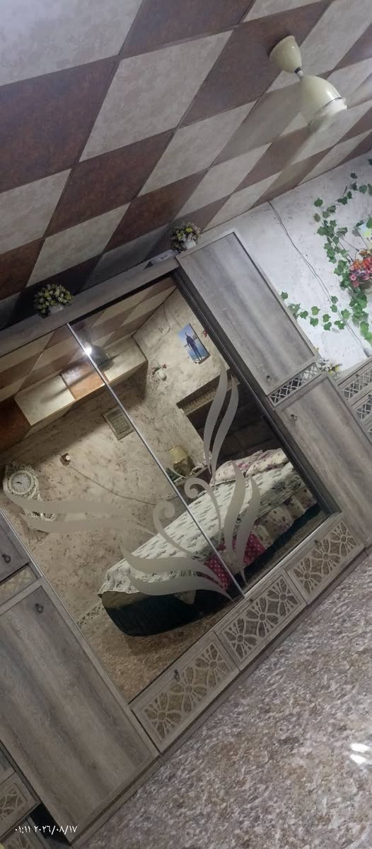 غرفت نوم البيع ملكي سعر ٥٥٠ غير متواجد علئ فيس اتصل *********** وهاذا ***********
