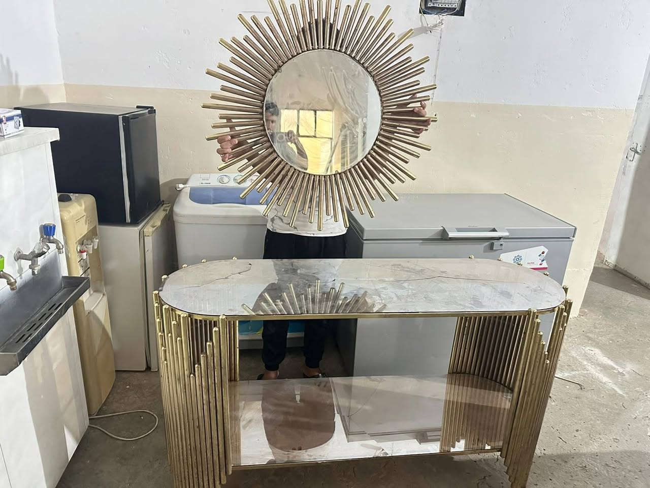 وجبه جديده للبيع مواد المستخدم والجديد ( مجمع ليث ال سطام ) ( للبيع قصاد ونقد ) المكان ناحيه الشوره جوه خزان الماء الاستفسار على هاذه الرقم ( ***********)
