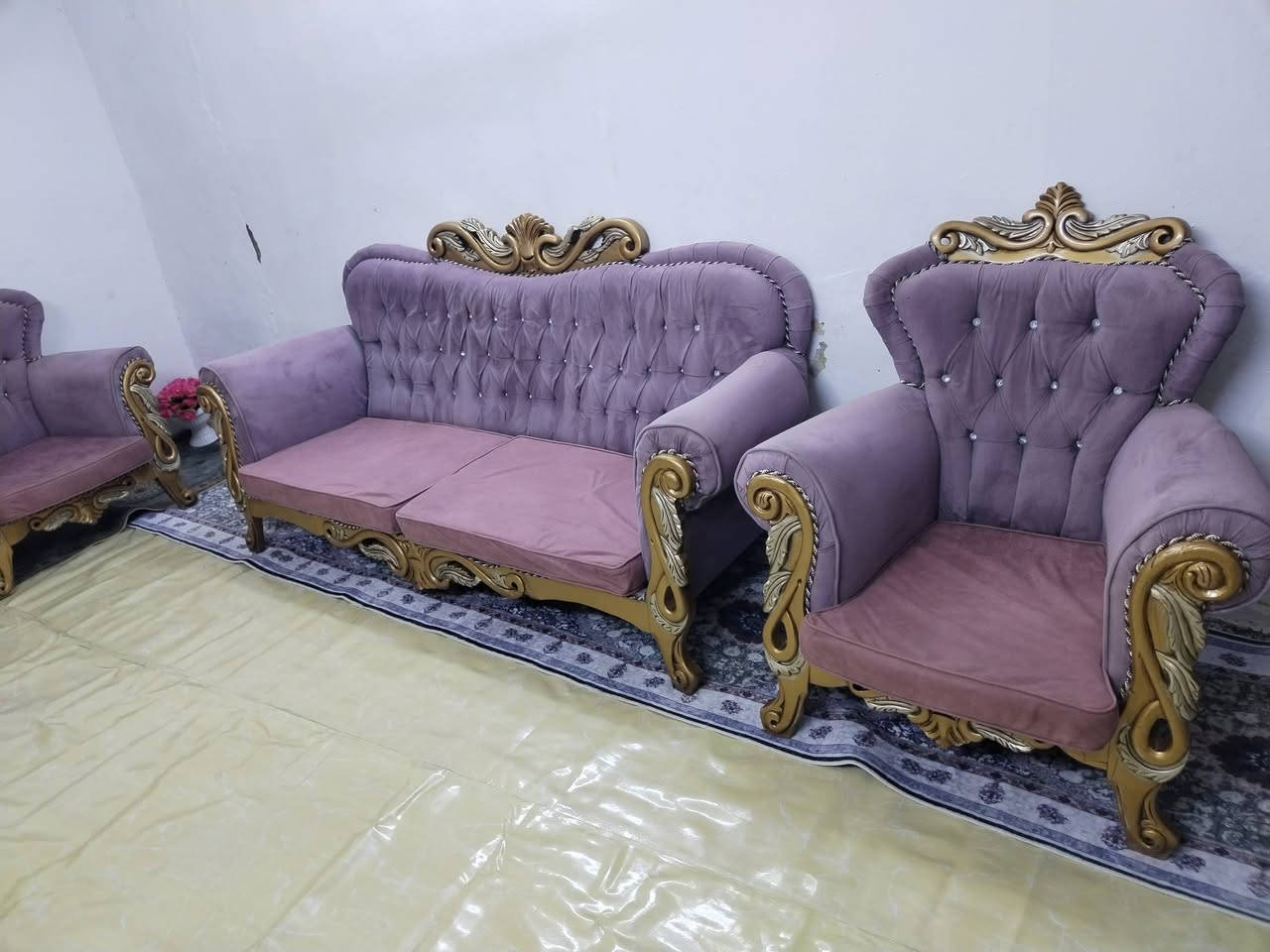 السلام عليكم تخم لل بيع ملكي 10مقاعد  وستخدام قليل وكل ضرر مابي ماكني كربلاء حي الغدير السعر 400وبي مجال *********** يوجد توصيل داخل كربلاء
