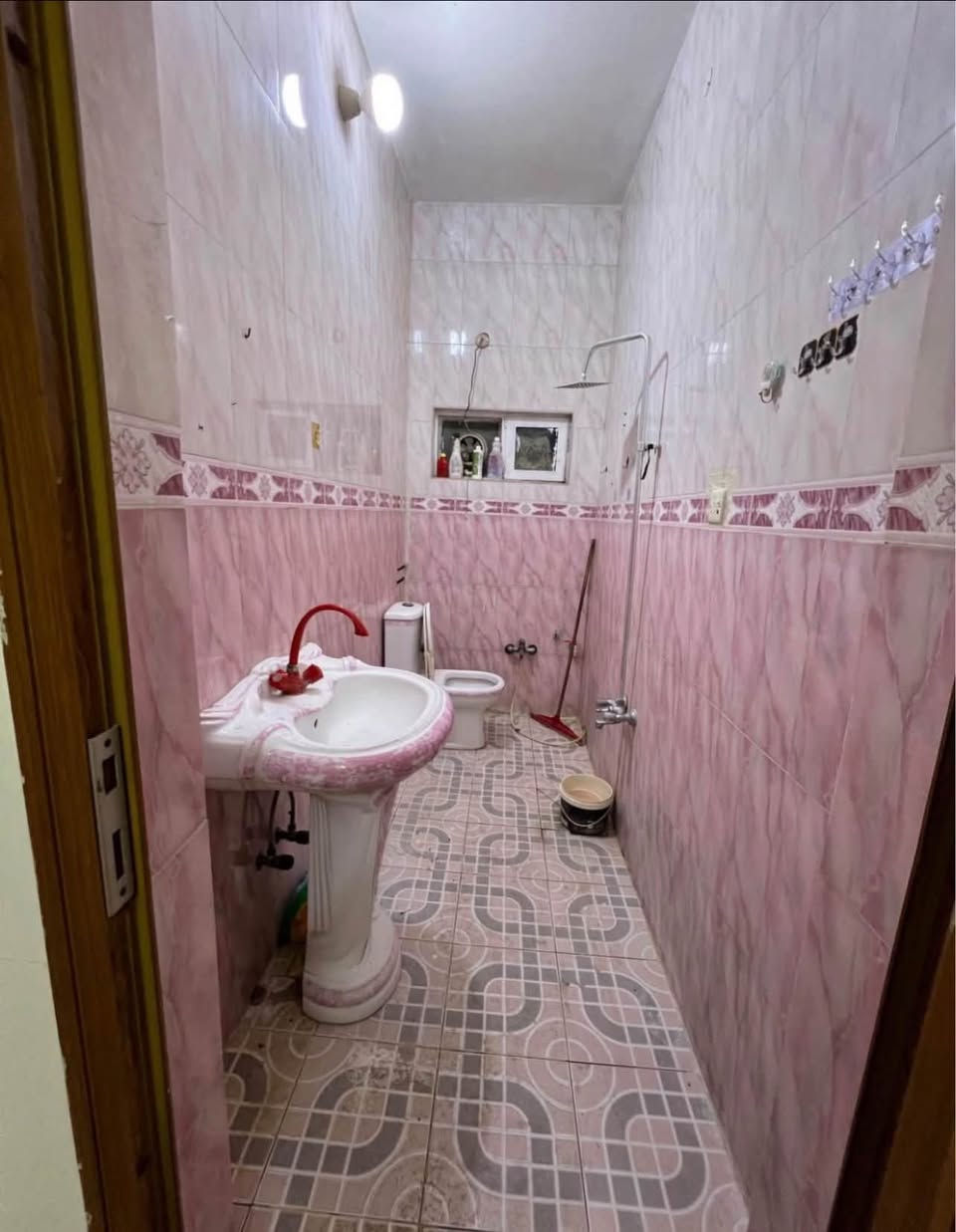 🔶(مشتملات عدد(2)  طابق اول للايجار)🏡✅
🔹(الموقع المعقل مقابيل محطة بومبو) 

🔸(يحتوي كل مشتمل على/غرفتين منام/ صاله/صحيات/ مطبخ)

 // سعر اجار المشتمل الواحد (400)الف//

🔻(عنوان شركة الجوادين للاستثمار العقاري )
 ( /الجنينه /نهاية /شارع المصلحه / قرب سوق الجبيلة ) 

للطلب والاستفسار الاتصال على الارقام التالية //

واتساب +اتصال ***********
واتساب + اتصال ***********
