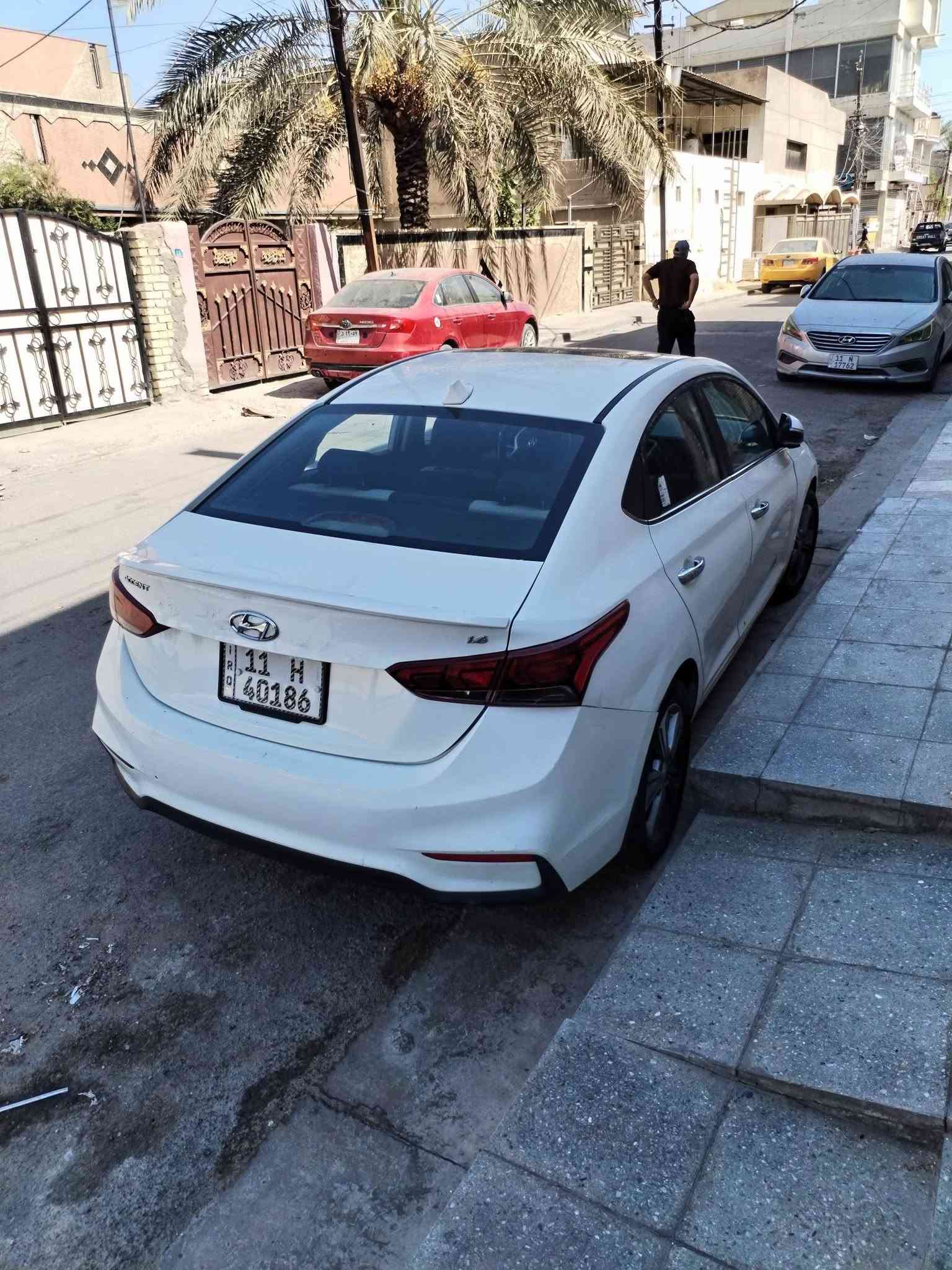 سلام عليكم اكسنت خليجي ١٦٠٠ دوش فول مواصفات موديل ٢٠٢٠،، مكفوله عدا ربع دعاميه صبغ سياره جاهزه بأسمي،، السعر ١١٥،، الشراي يتصل *********** بغداد تحياتي،،
