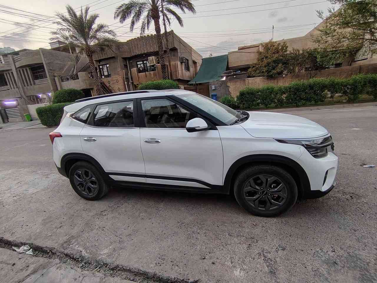سلتوس للبيع موديل 25 فول السعر 175 ورقه بي مجال السياره مكفوله كفاله عامه *********** ماشيه 14000
