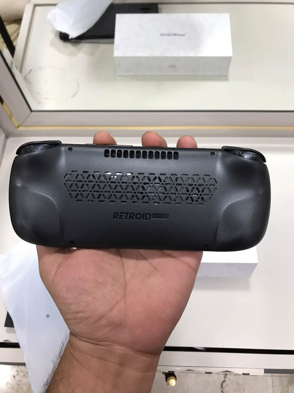 جهاز العاب جديد غير مستعمل مهتم يراسلني ويدلل
