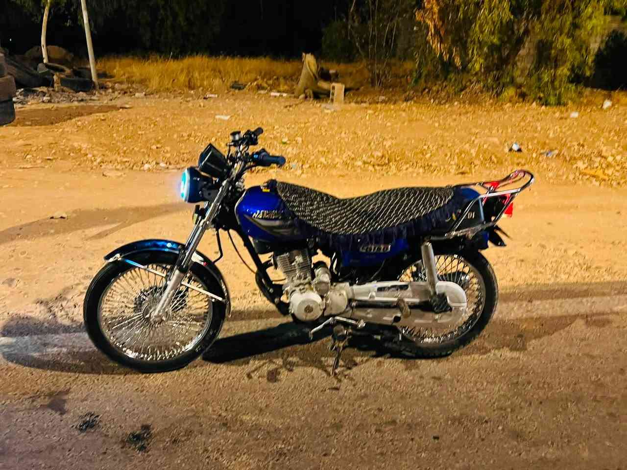 سلام عليكم  نامي برو (5كير) موديل (21) دراجه بيها أوراق ول دراجه حيل حيل نضيفه وبلواقع احلا من الصور دبلات شغاله دبلات خلفيه غاز وياله جدد زوج تايرات جدد كهربائيات كلها شغاله سلف شغال بس يرادلها كابريتر محرك لا صرف لا صوت  لا دخان تراي انطيك لبغداد كفاله محرك وشاصي السعر 460 وبي مجال مكاني خانقين
