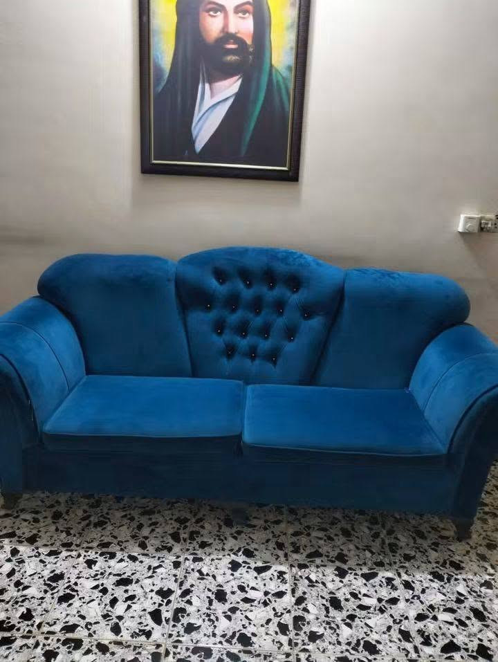 السلام عليكم
تخم عشر مقاعد ⬅️ 250

ثلاجه ⬅️  200

كاونتر 3 قطع ⬅️ 150

طباخ 5 عيون ⬅️ 200

بغداد /  الحسينية 

*********** واتساب فقط
