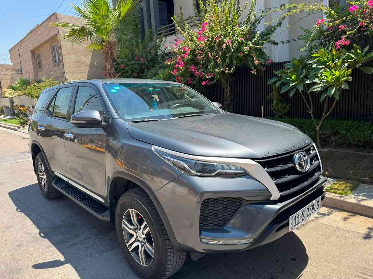 تويوتا فورجنر موديل 2023
ماشيه  27 الف km رقم بغداد الدولي سنويه بسمي شخصيا 

        السعر 245$ورقه وبيها مجال للشراي 

السيارة بيها صبغ باب خلفي قطعتين رش اثر شخوط يعني مكفوله من الضربه وسيارة جديده

مواصفات 

داخل قرميدي

7 راكب 3 قطع تبريد  شاحن لاسلكي شاشه ابل كاربلي كامره خلفيه حساس امامي خلفي رقم بغداد ماخذه زيرو مكينة 4 سلندر 2700

مكان السيارة بغداد حي العدل 

للاتصال ***********
