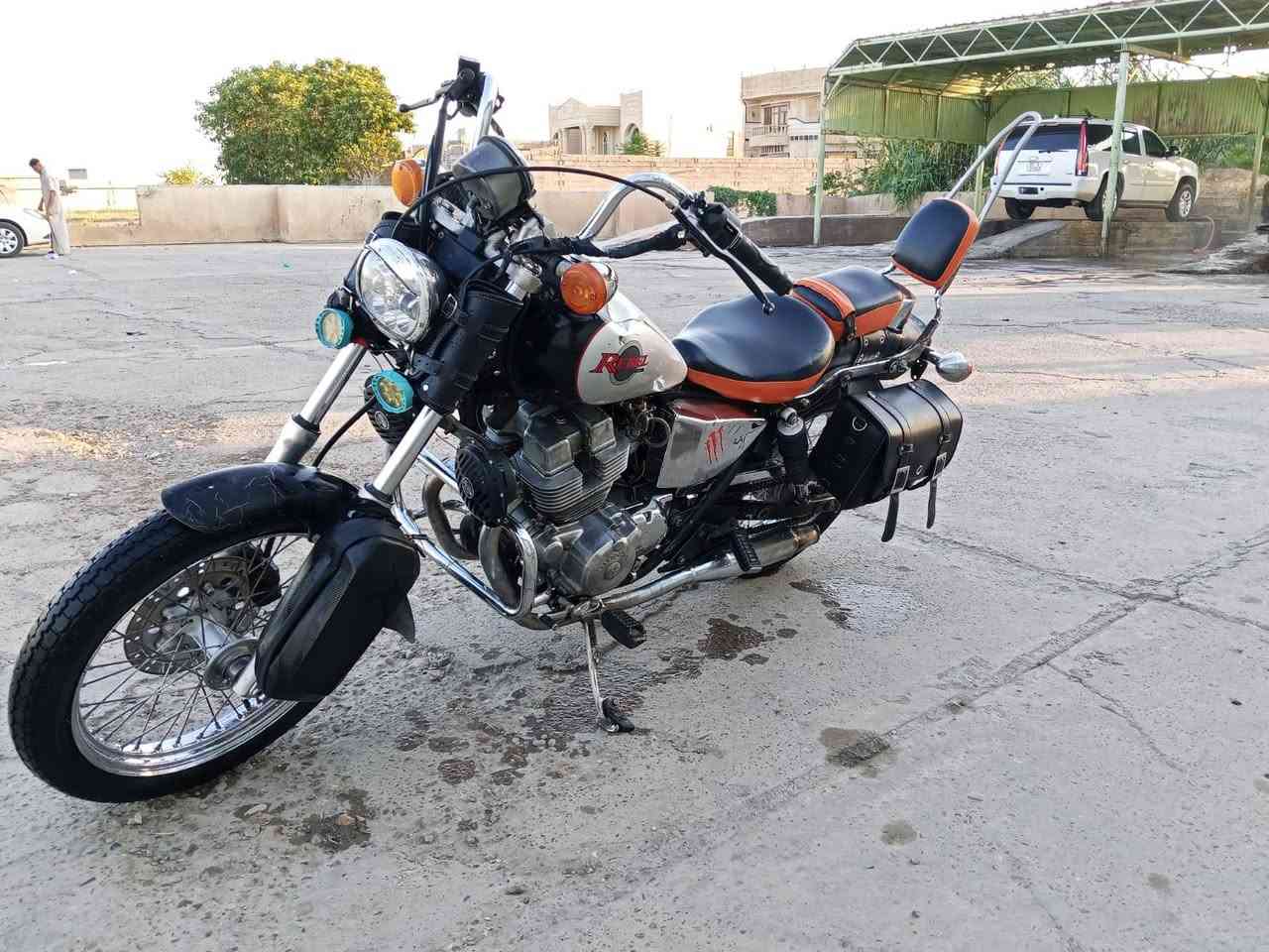 للبيع السعر ٧٥٠ وبيها مجال للإستفسار الاتصال على الرقم ***********

