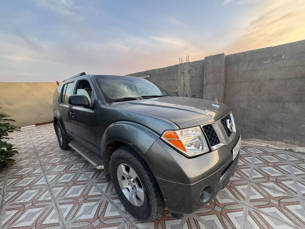 للبيع 
بافيندر 2007 وارد امريكي 
رقم بغداد دولي بأسمي تحويل مباشر 
كير محرك مكفولات 
سيارة جاهزة 
ضرر موضح بالصور 
السعر 80 وبيها مجال 
للتواصل 
***********
