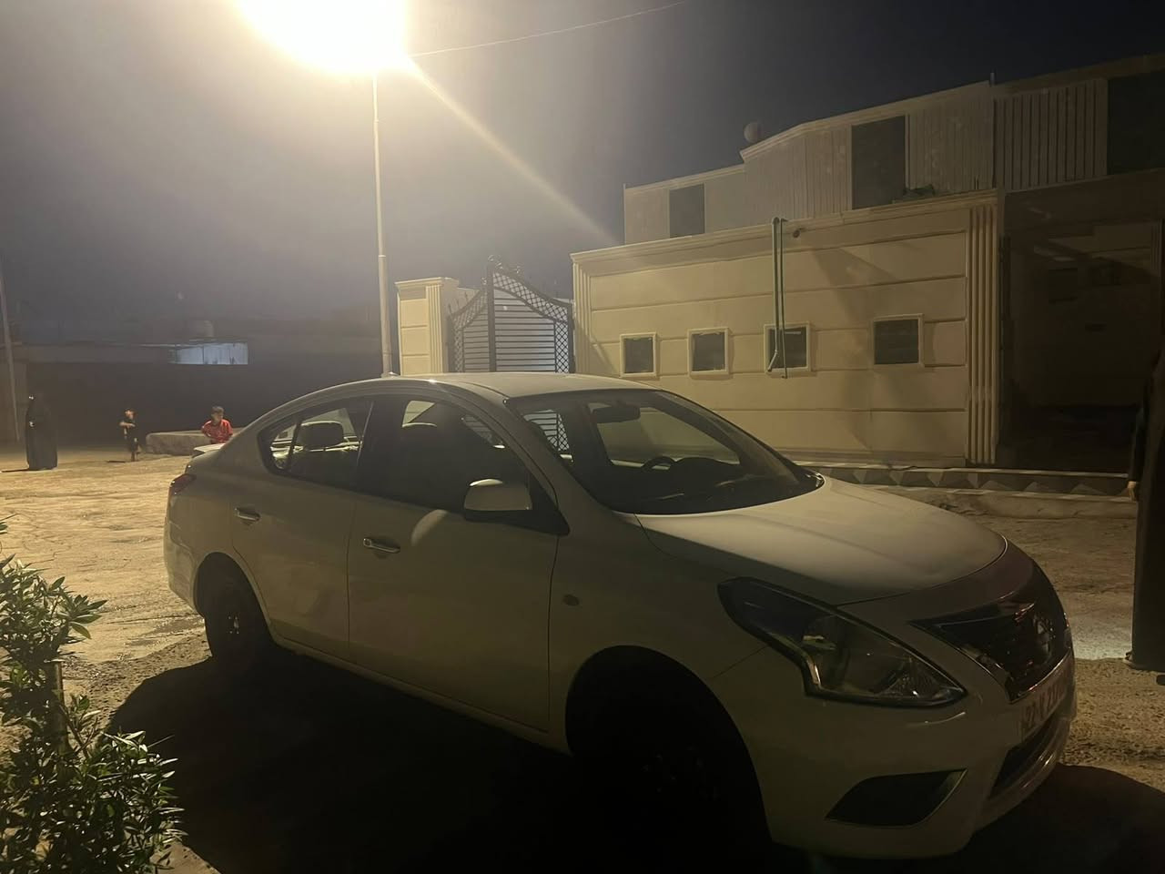 نيسان سني هندي ٢٠٢٤ ماشيه تقريبا ٤٣الف
كفاله ماعده هاي الضربه موضحه ع وضعها والبنيد بي طبع أصابع من السد والفتح مامبين بس شوف العين 
١٢٠ وبيها مجال 
***********
