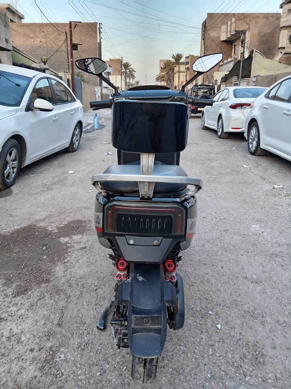 دراجةشحن بيها مشكله بالعقل  تصليحه يكلف 80 الف وممكن شغله بسيطه  نضيفه بطاريتها زينه السعر 300 وبيها مجال بسيط العنوان السيدية الهاتف ***********
