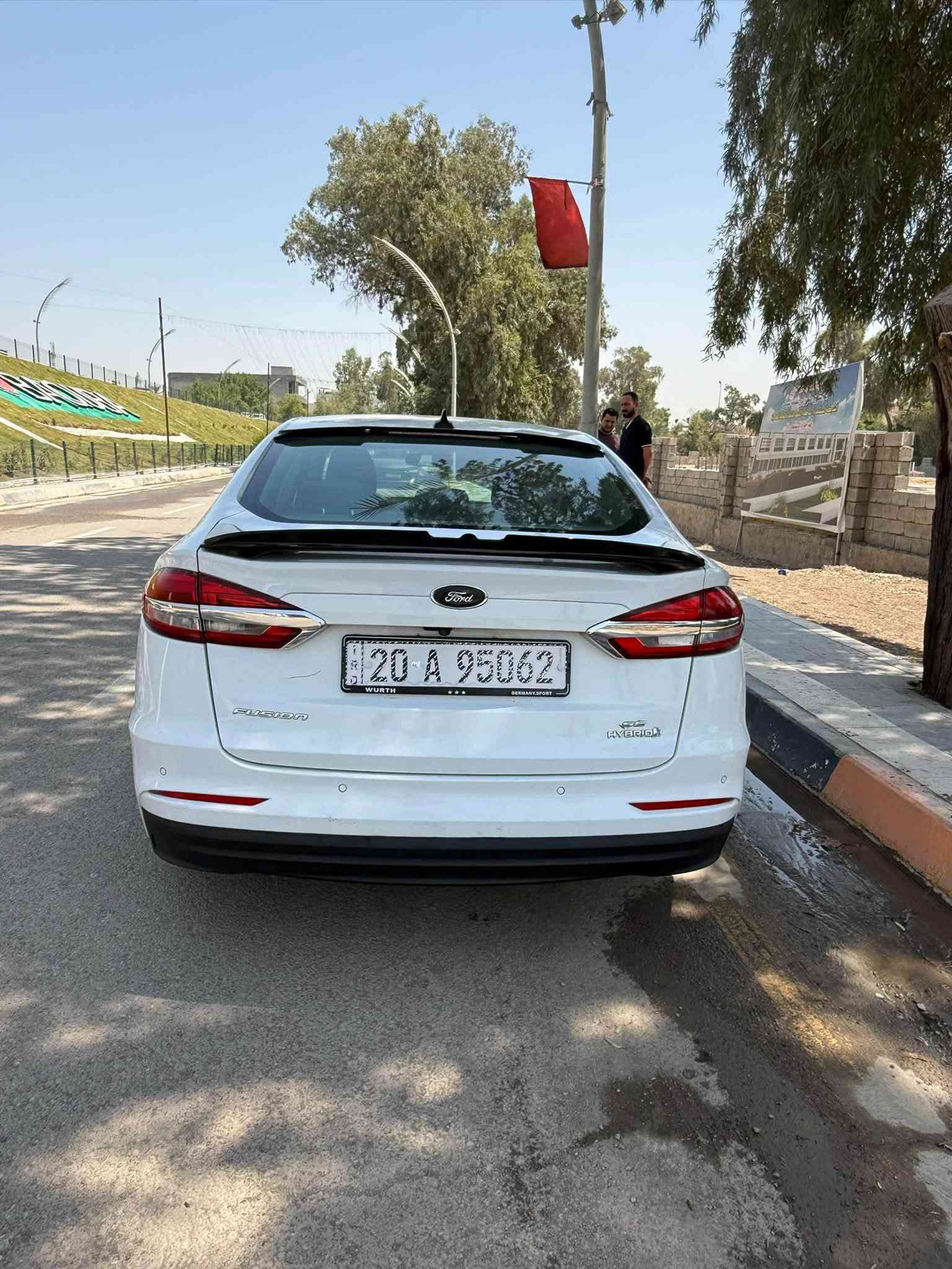🚘 فورد فيوجن SE هايبرد 2019
سيدان أمريكية مريحة واقتصادية • مواصفات ممتازة • مناسبة للاستخدام اليومي والسفر 💎

🚘 نعمان أوتو | Numan Auto
ثقة التعامل • جودة السيارات

━━━━━━━━━━━━━━━

📊 الموديل: 2019
🇺🇸 الوارد: أمريكي
🏁 الفئة: SE Hybrid
⚙️ المحرك: 2.0L – 4 سلندر Hybrid
🎨 اللون: أبيض
🛣️ الممشى: 125 ألف كم
🛡️ Airbags: جميعها سليمة

━━━━━━━━━━━━━━━

💎 أبرز المواصفات:

✅ نظام Hybrid اقتصادي بالوقود ⚡⛽
✅ تشغيل بصمة
✅ كير ماوس Rotary Shift
✅ فتحة سقف
✅ داخلية بيج
✅ مقعد السائق والراكب كهربائي
✅ شاشة وسطية كبيرة
✅ كاميرا خلفية 📷
✅ حساسات خلفية
✅ رادار أمامي
✅ تحكم بالستيرن من الجهتين
✅ مانع انزلاق
✅ هندبريك إلكتروني
✅ شاشة معلومات وتنبيهات
✅ تبريد قطعتين

━━━━━━━━━━━━━━━

🛠️ الحالة بكل شفافية:

✔️ الإيرباكات جميعها سليمة
✔️ السيارة بيها بارد بالجهة المحاذية للسائق
✔️ المعاينة والفحص خير دليل

━━━━━━━━━━━━━━━

📍 الموقع: ديالى – بعقوبة
📞 للاتصال والاستفسار: ***********

💰 للبيع فقط وبسعر مناسب 🔥 108 ورقة فقط بيها مجال جدا بسيط 

📩 للاستفسار مراسلة الصفحة أو الاتصال على الرقم أعلاه

🚘 نعمان أوتو | Numan Auto
ثقة التعامل • جودة السيارات 🤝

#FordFusion #FusionHybrid #Ford #فورد_فيوجن #فيوجن هايبرد سيارات_العراق سيارات_للبيع بعقوبة ديالى NumanAuto
