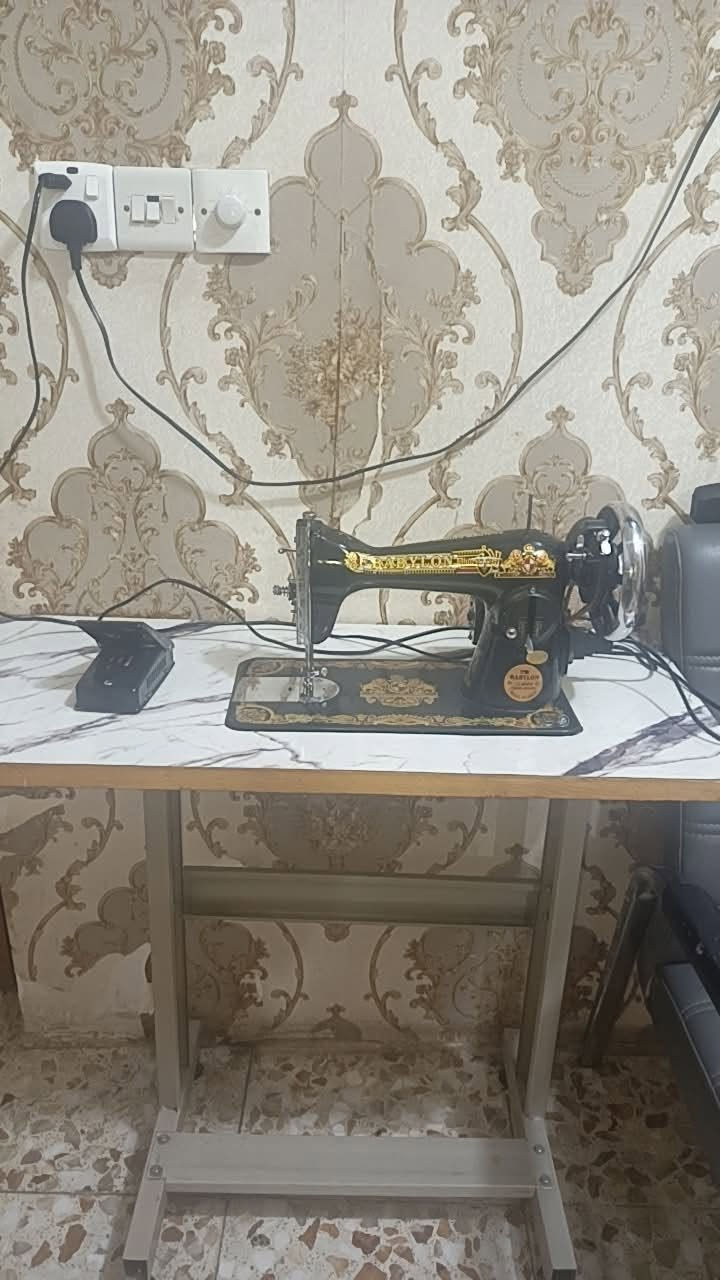 مكينة خياطة جديدة وشغالة استخدام قليل جدا مكانها بغداد سعرها ٧٥ الف للتواصل ***********
