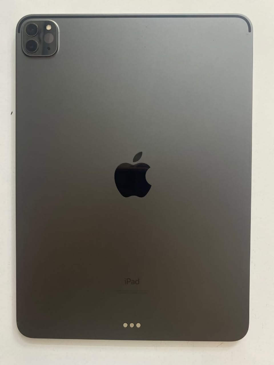 ايباد ابل m1
الذاكرة 128GB
البطارية 82 
الجهاز نظيف 100‎%‎

السعر 600 الف 
 العنوان / كربلاء حي العامل

*********** واتساب متواجد

نص مكتوب في الصور:
- 3:12 PM Sat Sep 19 Settings 12 Search Optimizing Search and Siri Finish Setting Up Your iPad 1 Airplane Mode Not Connected Wi-Fi Bluetooth On Battery General Accessibility Appearance Apple Pencil Camera Control Center Display & Brightness Home Screen & App Library Multitasking & Gestures Search Siri Wallpaper Notifications Sounds Focus Screen Time Face ID & Passcode About Name Ali's iPad iPadOS Version 27.0 Model Name iPad Pro (11-inch) (3rd generation) Model Number MHQR3ZP/A Serial Number VQY14Q75R9 Songs 0 Videos 19 Photos 15 Applications 9 Capacity 128 GB Available 45.11 GB Wi-Fi Address C4:C3:6B:7B:60:7F Bluetooth C4:C3:6B:7D:D7:17 SEID Certificate Trust Settings