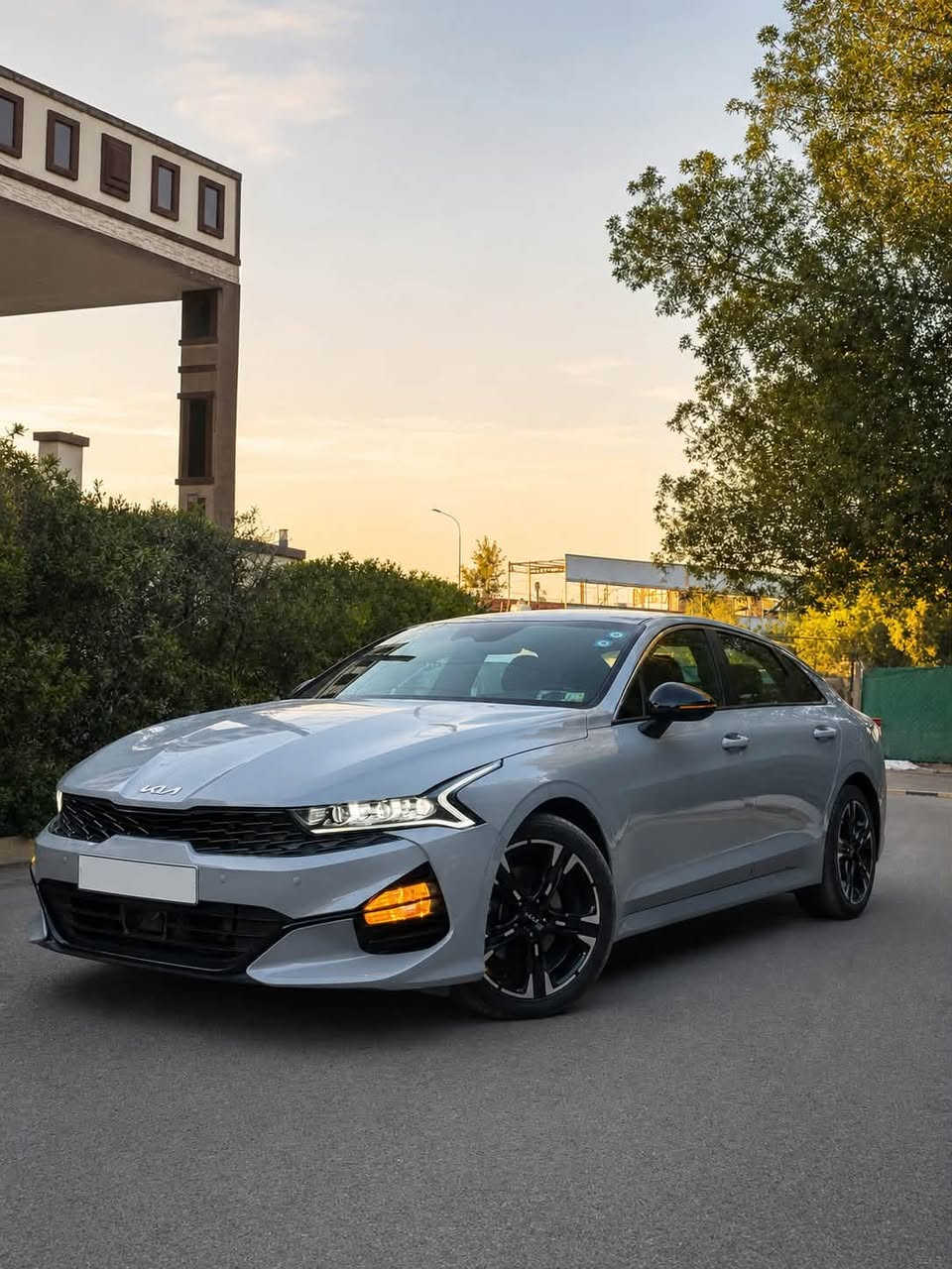 السلام عليكم ورحمة الله وبركاته
للبيع Kia K5 موديل 2023، فئة GT Line، بحالة ممتازة جداً وعلى وضع الوكالة.

المواصفات:

* محرك 1600 تيربو
* ماشية 23 ألف ميل فقط
* داخلية جلد أحمر
* رادار بالمراية ورادار أمامي
* كراسي كهربائية
* شاحن لاسلكي
* تشغيل عن بُعد
* السيارة حادثها فقط بنيد صبغ، والباقي مكفول
* لم يتم فتح أي برغي بالسيارة
* السيارة على حالة الوكالة وبوضعها الأصلي

السعر: 165$

الموقع: بغداد – حي تونس / آفاق عربية

للاستفسار والتواصل:
***********

للبيع فقط.
