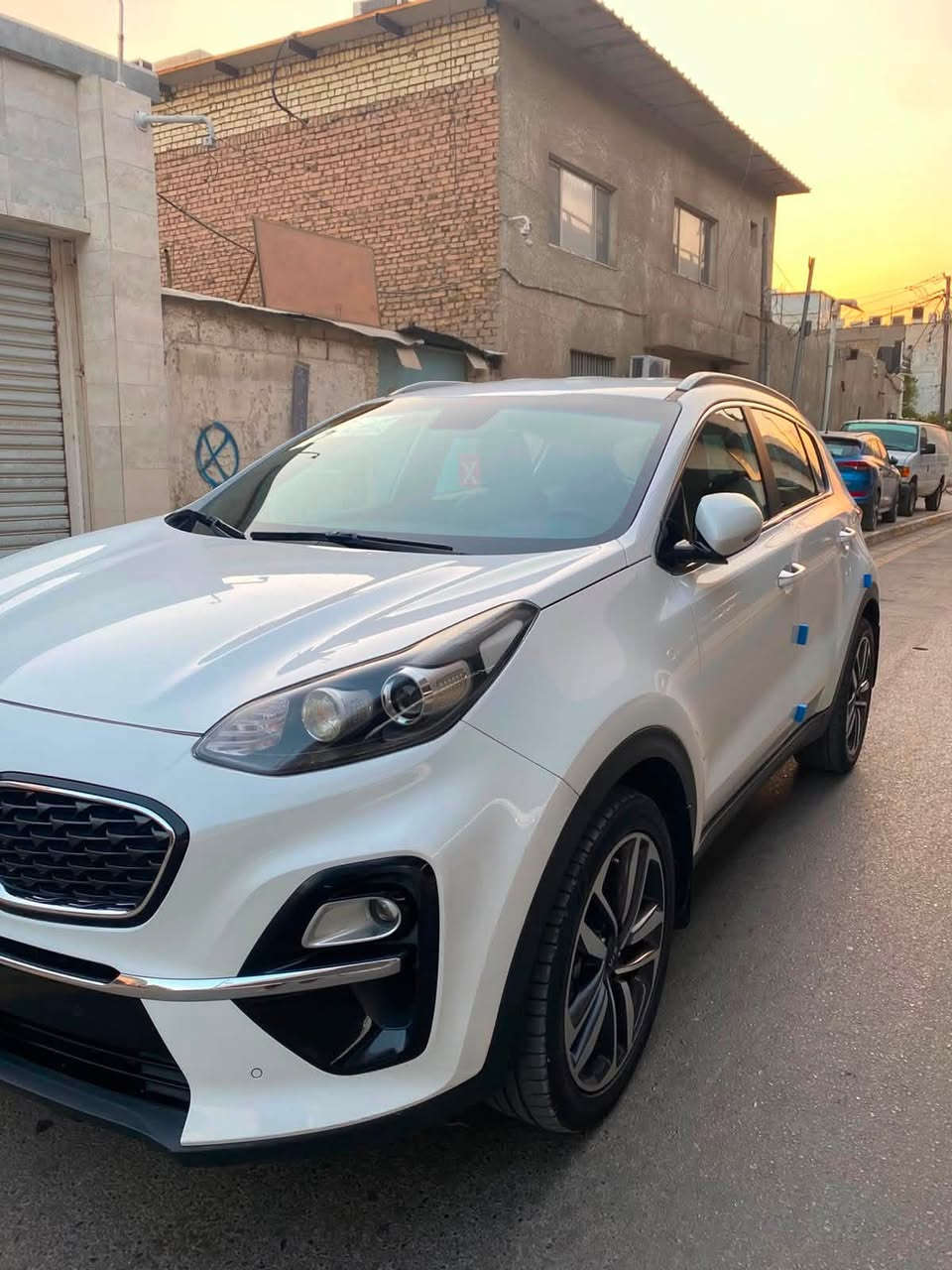 السلام عليكم للبيع كيا سبورتج موديل 2019 خليجي مكفوله من الصبغ فقط بيها بارد صغير رقم بغداد بأسمي كير محرك صدر تبريد ع وضع الشركه بلادي ماشيه 89 حقيقي نص فوول
اشاير بالمري 
تبريد قطعتين
تحكمات استيرن
ثلاث انضمه قياده
تحكم استيرن جهتين
حساس امامي خلفي
شاشه 
السعر 180 وبيها مجال بسيط مكاني بغداد جانب الكرخ الاستفسار ***********

