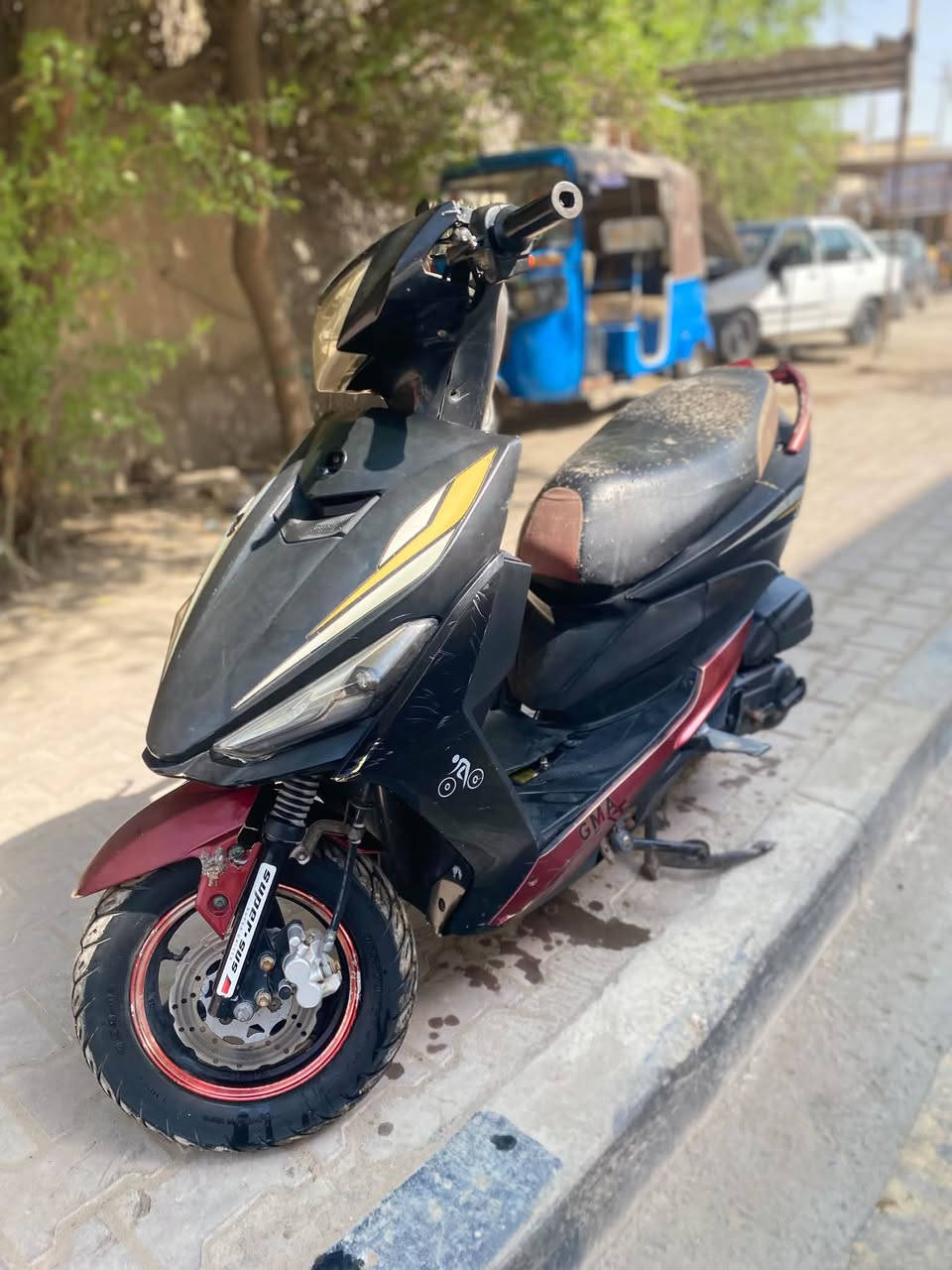 السلام عليكم دراجه اف اس للبيع جاهزه سعرهه 300وبيهه مجال للنتصال فقط ***********
