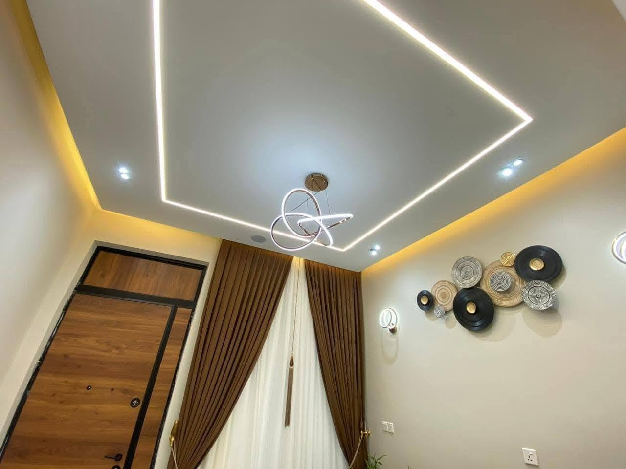 🏠✨ ديكور مودرن | تصميم وتنفيذ
نقدّم لكم خدمات الديكور والتشطيبات بأحدث التصاميم العصرية، وبلمسات تجمع بين الأناقة والفخامة.

🔹 خدماتنا تشمل:

* 🧱 الكرستة وعمل العظم.

* 🏠 قواطع المنازل والشقق السكنية.

* 🎨 صبغ الواجهات الخارجية.

* 🖌️ الصبغ الداخلي للمنازل والشقق.

* 💎 تصاميم ديكور مودرن وعصرية.

💰 أسعارنا:

* ✅ الكرستة وعمل العظم: ٢٥ ألف، بدون صبغ وكهرباء.

* ✅ التصميم الشامل: ٣٥ ألف.

📞 للحجز والاستفسار: ***********

✨ ذوق عصري، شغل متقن، وتصاميم تحوّل بيتك إلى تحفة فنية. 🏡
