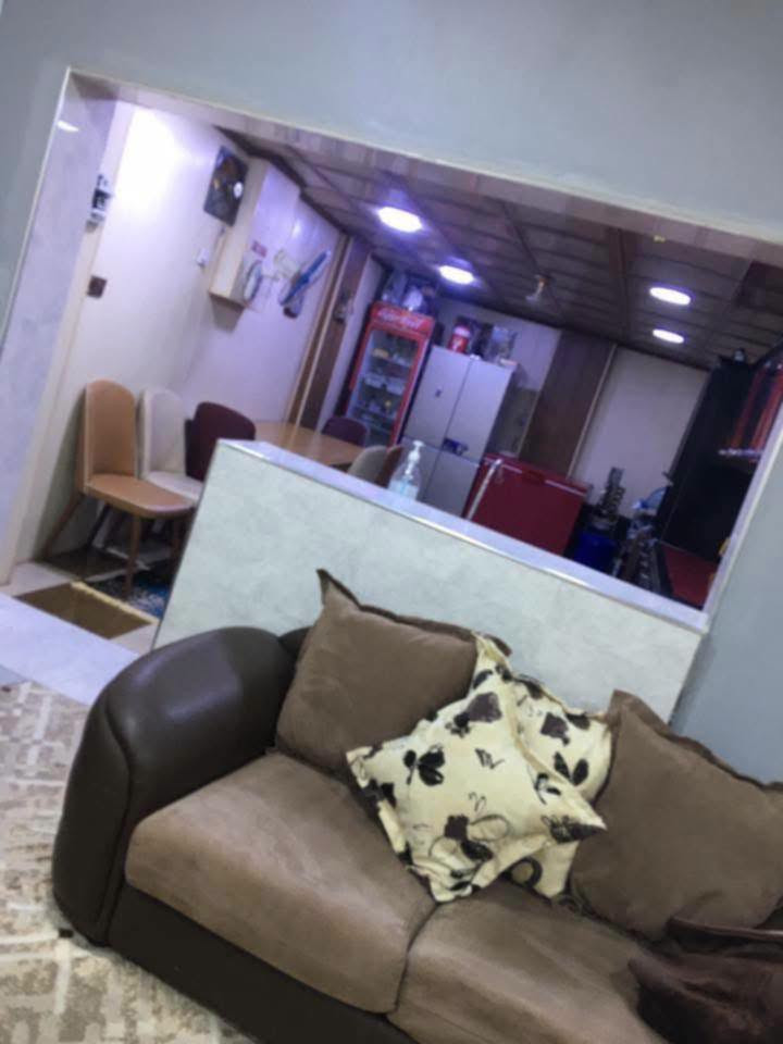 🏘️ دار للبيع في خانقين 🛑
فرصة مميزة بموقع تجاري داخل🛑 السوق
📍
 الموقع: – جانب🛑 الجوازات، مقابل الحسينية الكبير

📐 مساحة البناء: 200 م²
🏠 التفاصيل:
ركن بواجهة 20 م🛑 
نزال 10 م
غرفتا نوم (واحدة ماستر)💒 
هول
مطبخ
استقبال خارجي
📜 جنس العقار: إدارة محلية
✨ مناسب للسكن أو للاستثمار 
📞 للاستفسار واتساب: ***********
