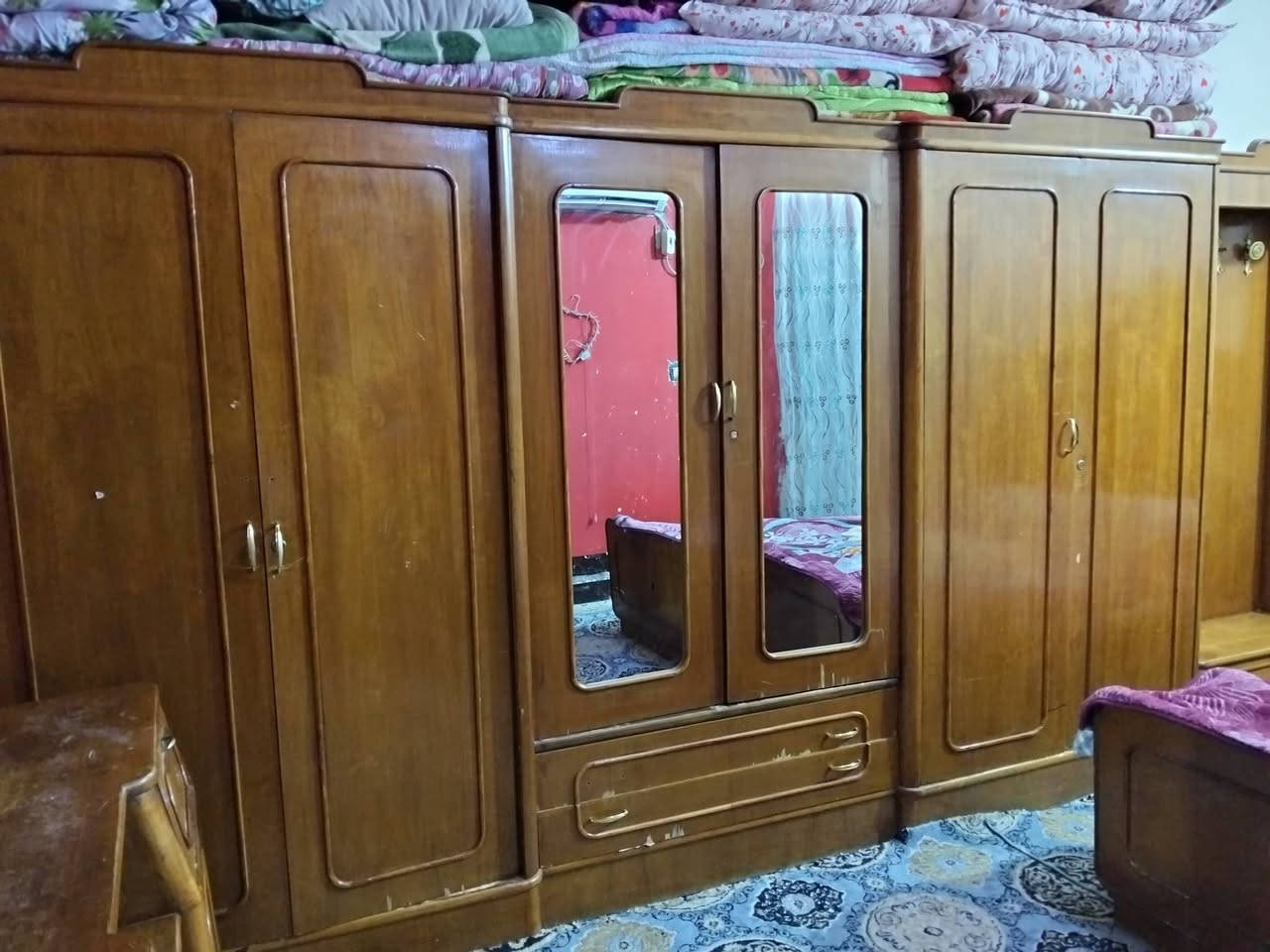 السلام عليكم غرفه نوم كامله للبيع تزكام وتفصال 6 بيـبان العنوان ميسان للتواصل  :
***********
