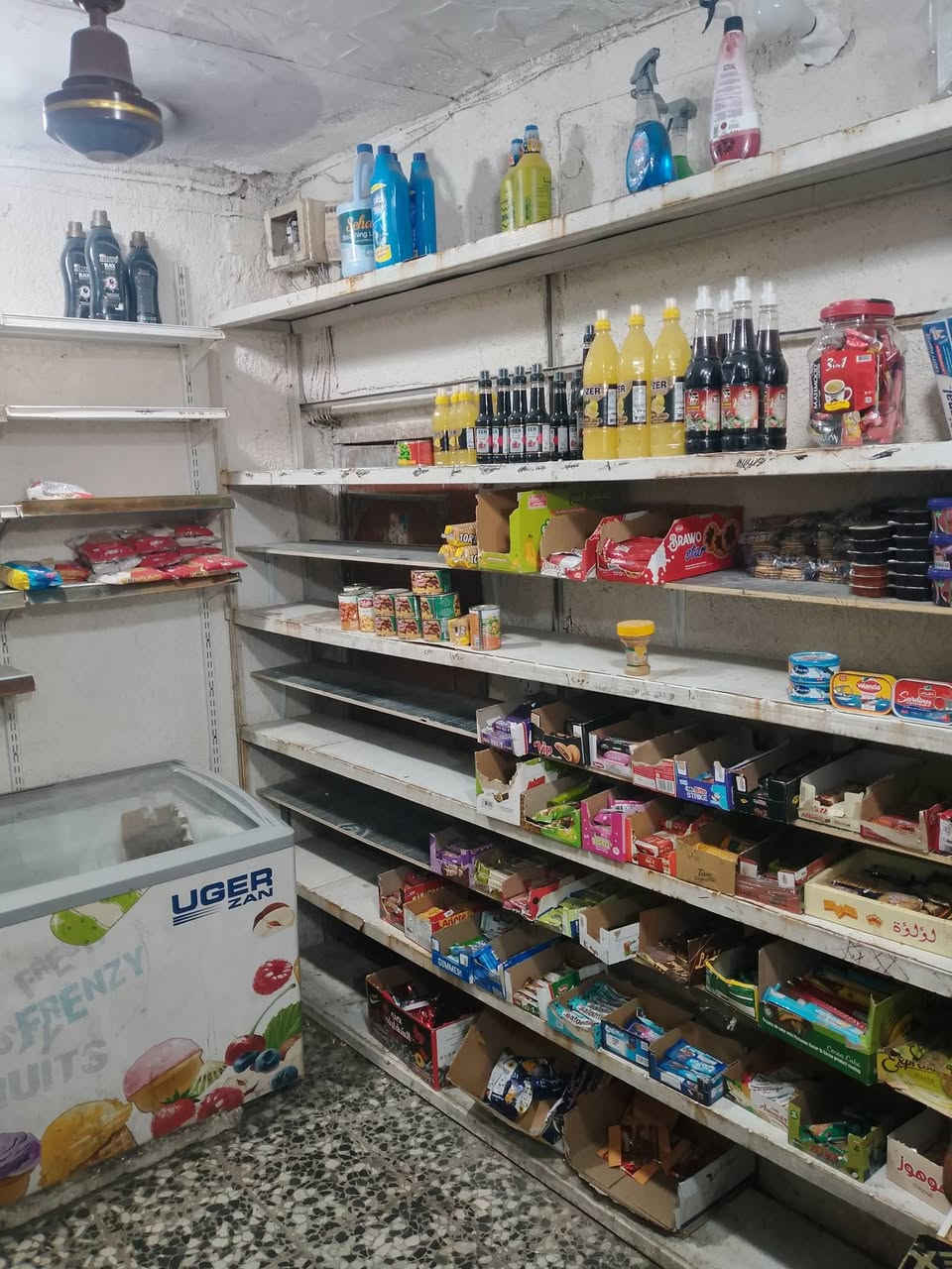 رفوف مال سواق ويهن بعض مواد للبيع
عارضات 2 شغالات  بس وحده نقصهه غاز ثانيه كامله 

سعر 200 يرادلهه غاز ثانيه كامله 250
تصال ***********
