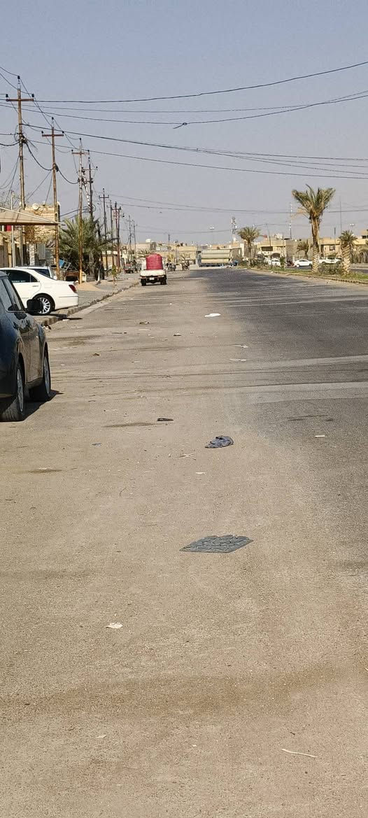 للبيع بيت قديم في النجف الأشرف مساحة ١٠٠م(٥×٢٠) يعتبر عرصه شريط المكرمة خلف كريت مول قرب شارع كربلاء خامس بيت عن سايدين شارع ٤٠ وفرعه ١٠منطقة كاملة الخدمات ومرتبة وهادئة  الاستفسار اتصل على الرقم ***********
