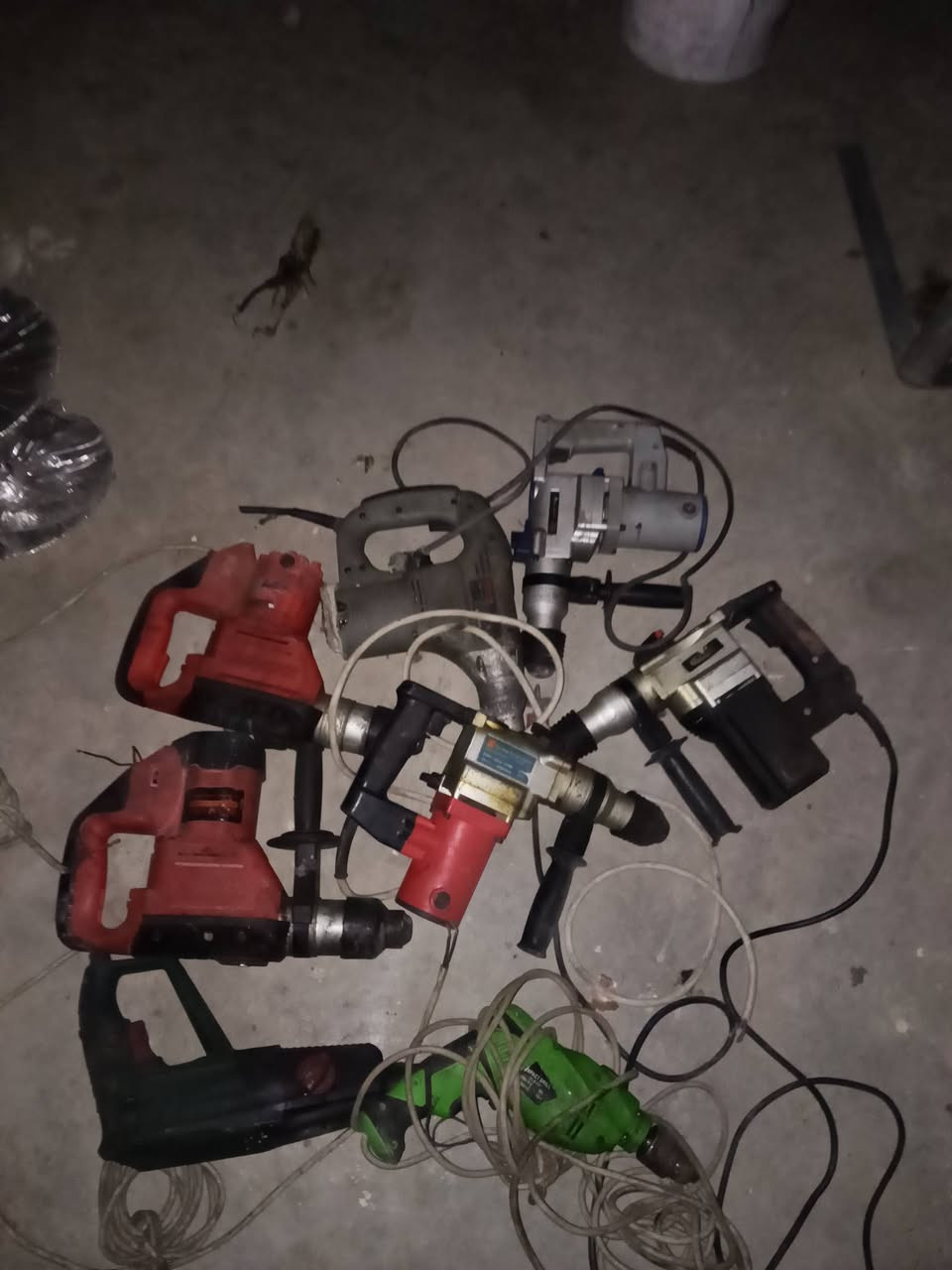 دريلات • مستعمل نظيف • عدد ١٢